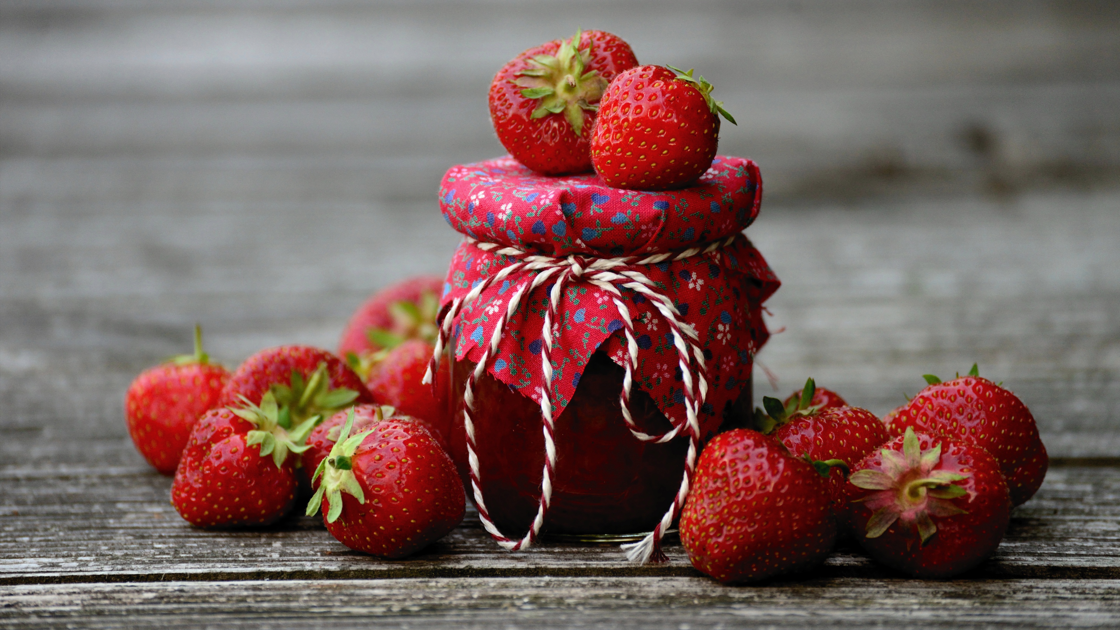 Berry Jam Strawberry 3840x2160