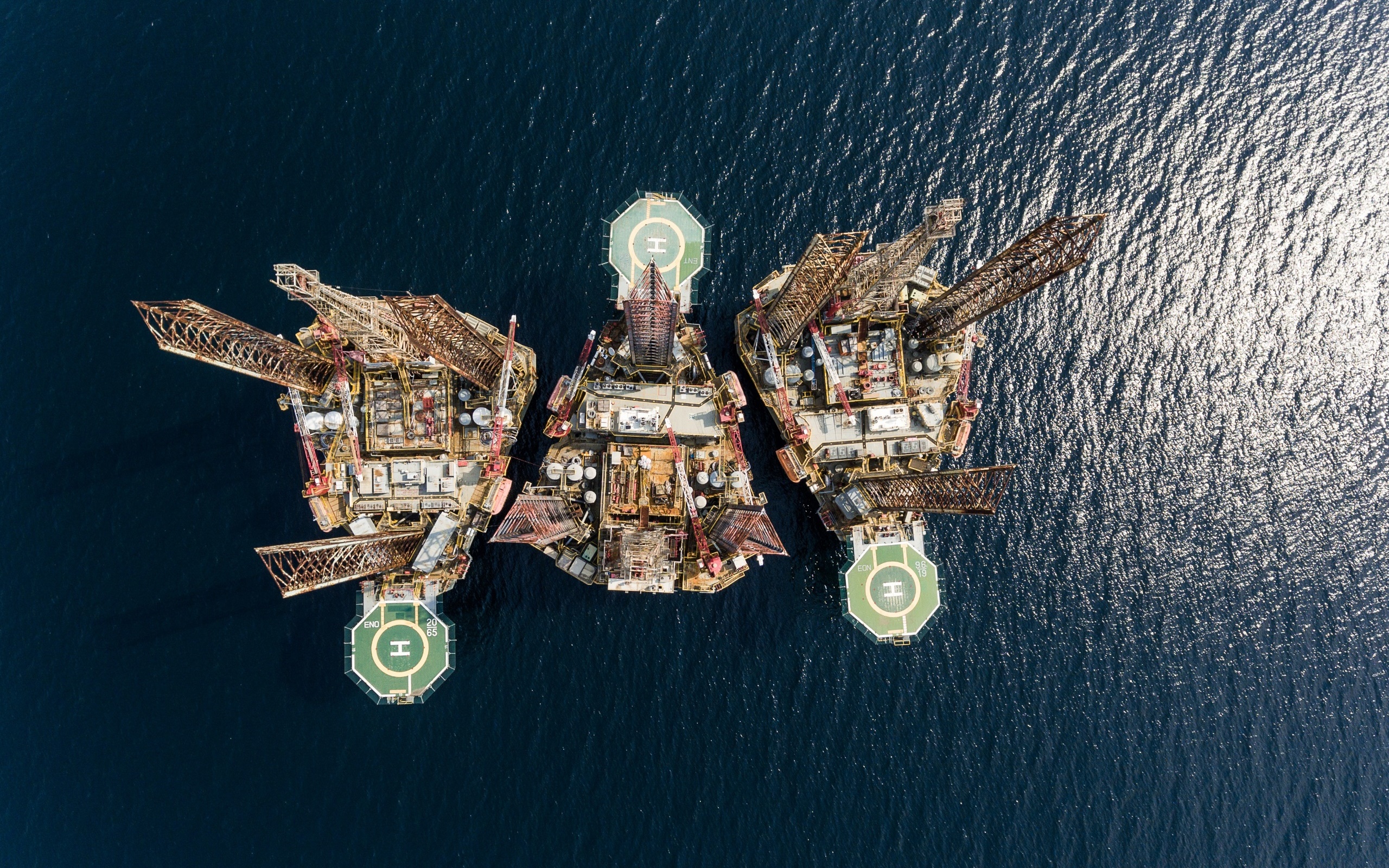 Aerial Oil Platform Sea 2560x1600