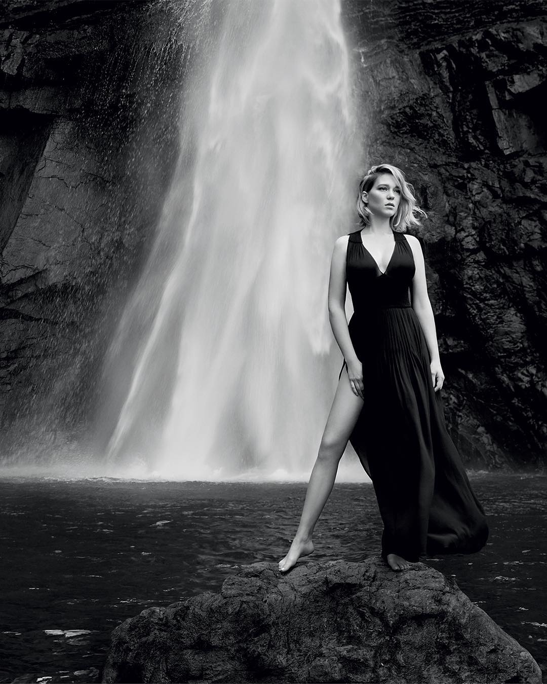 Lea Seydoux Model Women Monochrome Looking Away Black Dress Women Outdoors 1080x1349