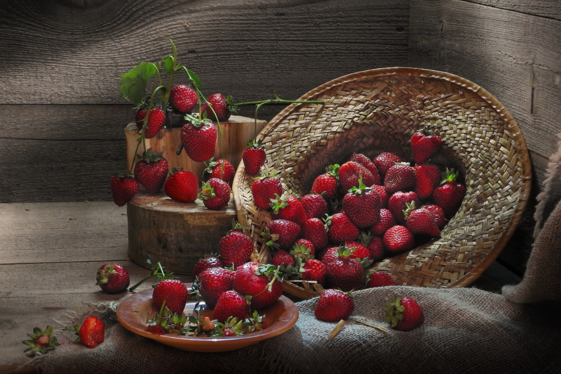 Berry Fruit Hat Still Life Strawberry 1920x1280