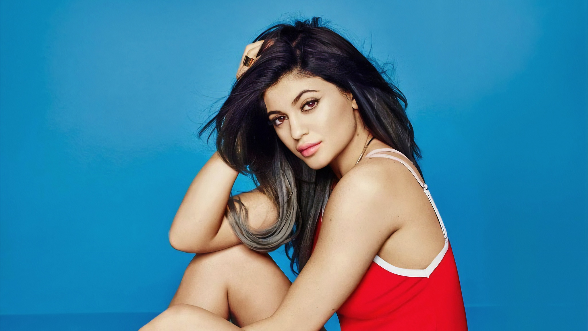 American Black Hair Brown Eyes Girl Kylie Jenner Model 2048x1152