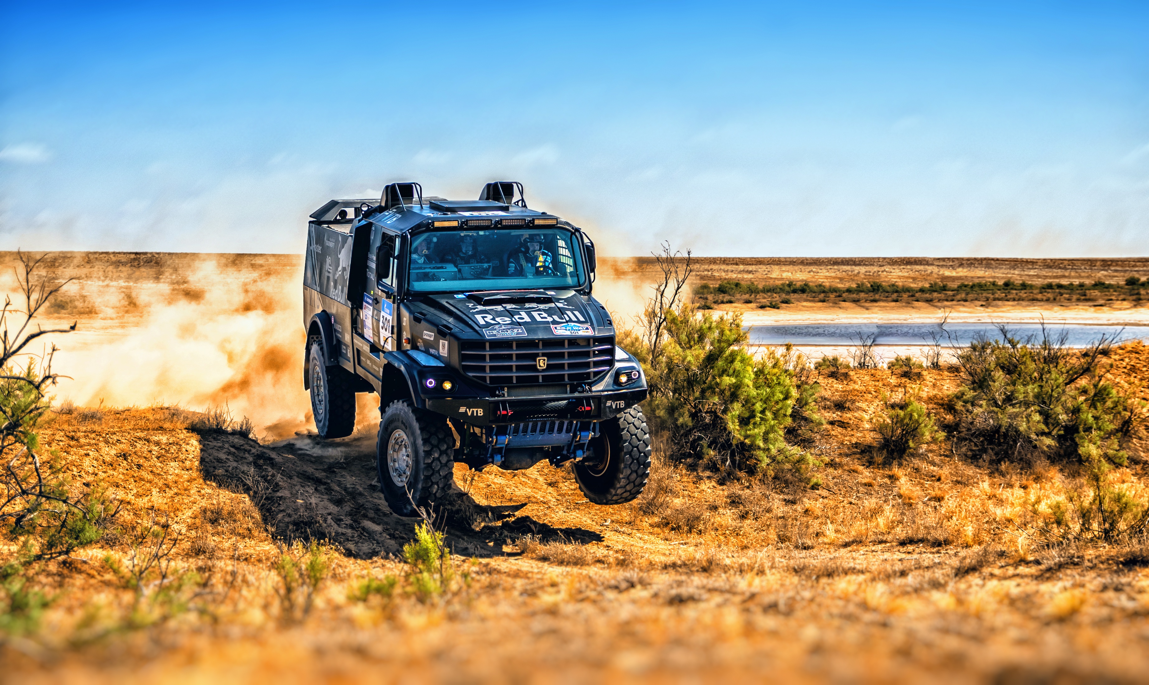 Desert Kamaz Rallye Red Bull Truck 3690x2200