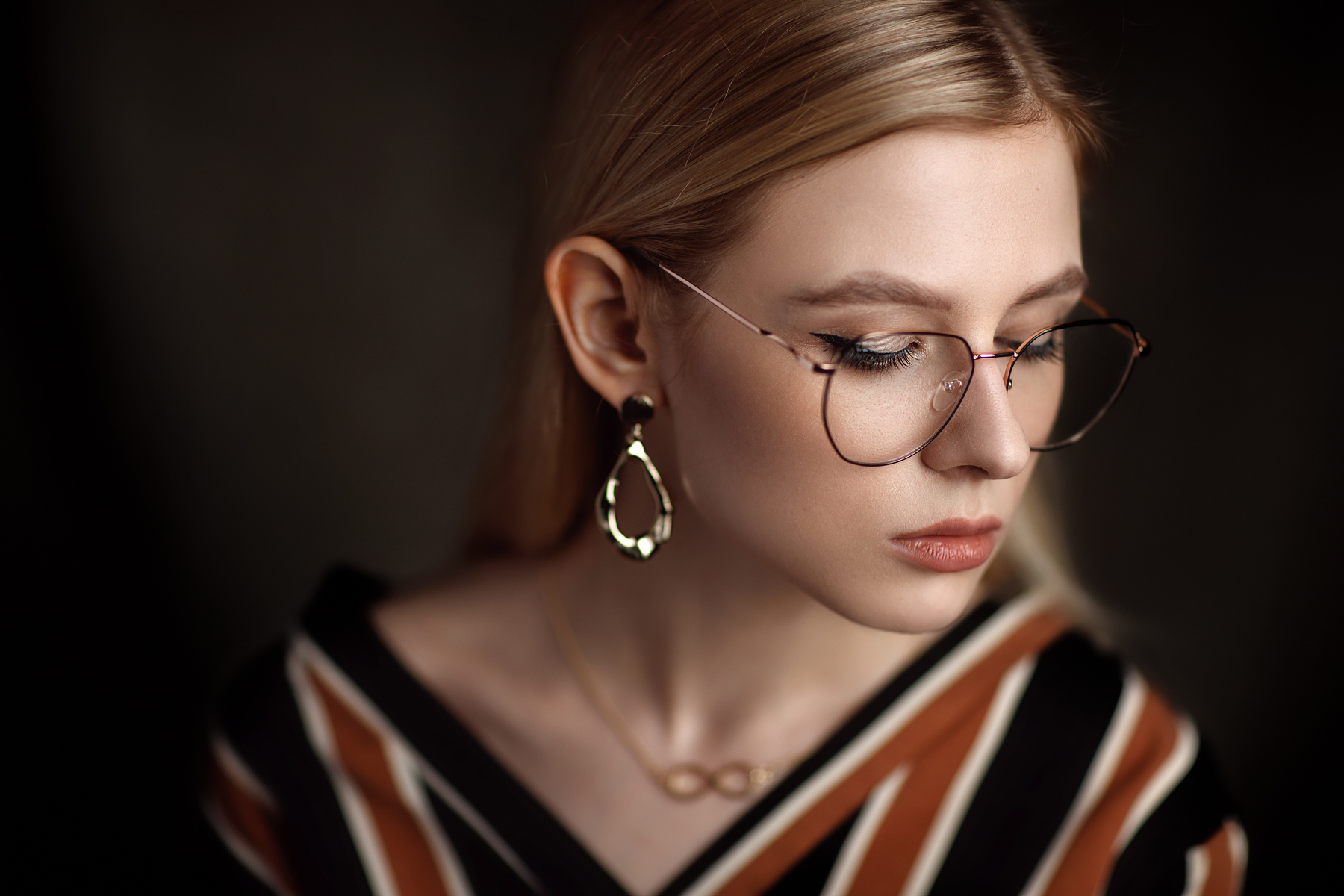 Sergey Sorokin Women Blonde Long Hair Straight Hair Makeup Eyeliner Glasses Jewelry Earring Stripes  1800x1200