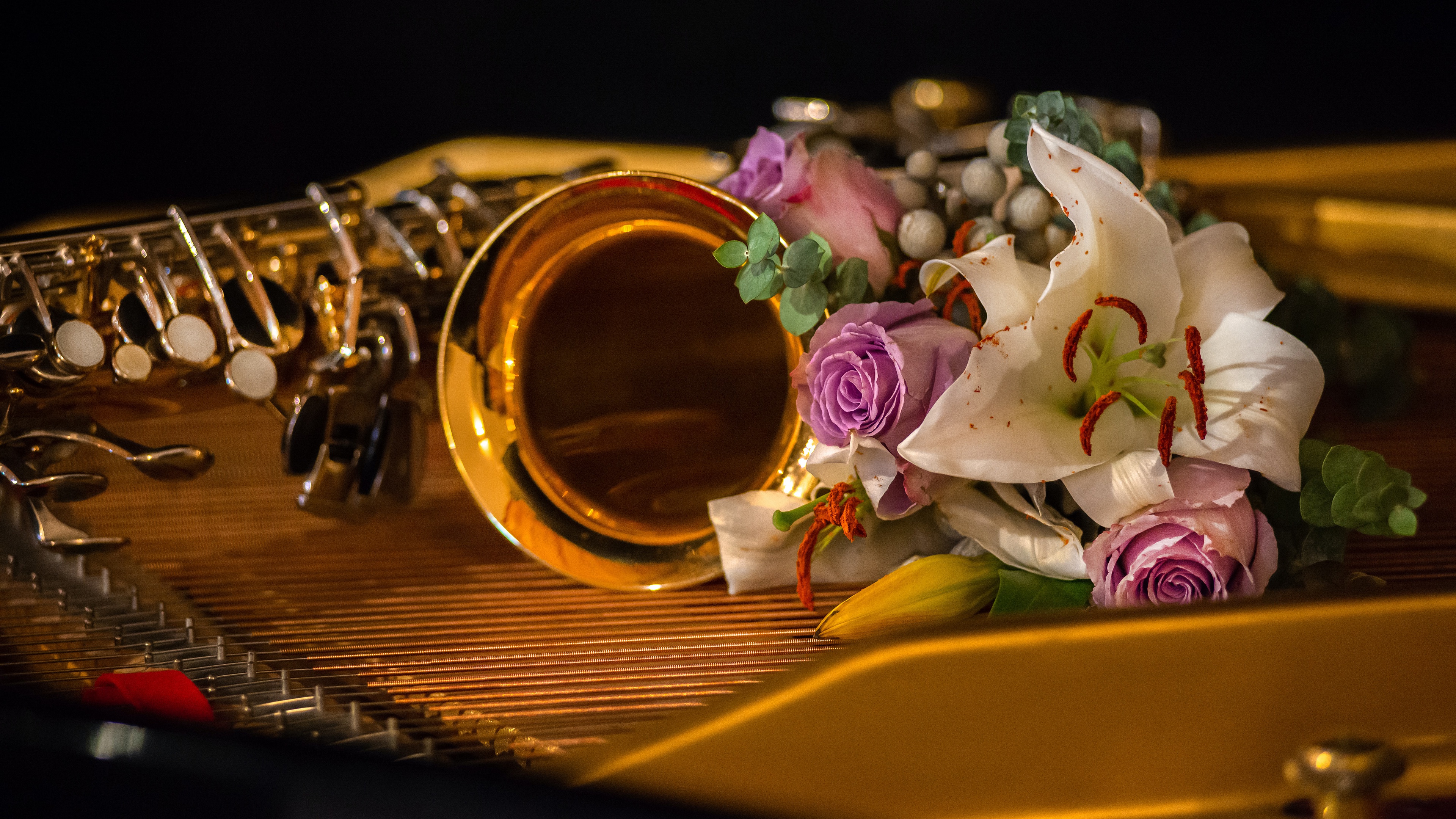 Bouquet Flower Instrument Lily Rose Trumpet 3840x2160