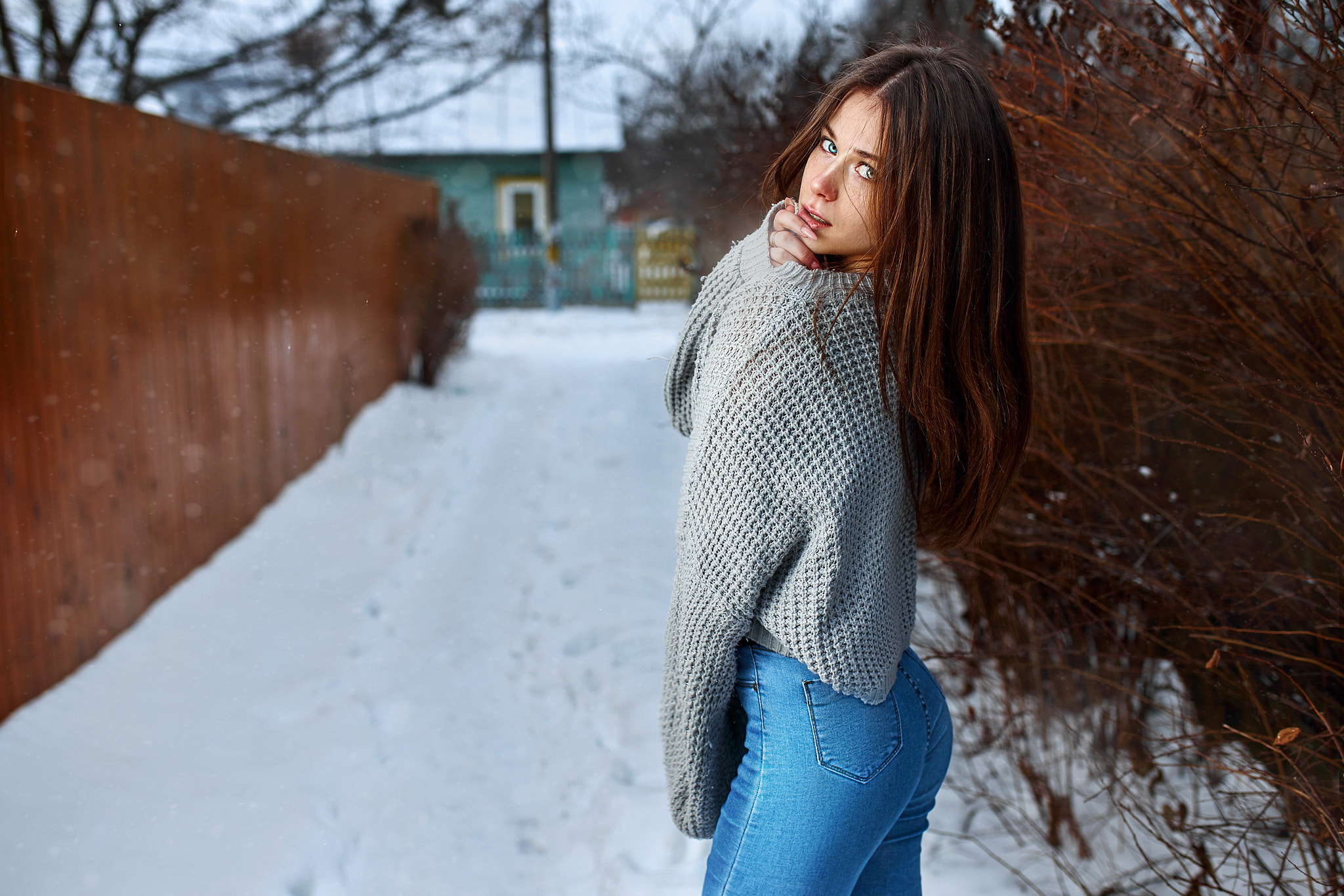 Women Winter Snow Women Outdoors Finger On Lips Jeans Sweater Pink Nails Looking At Viewer 2048x1366