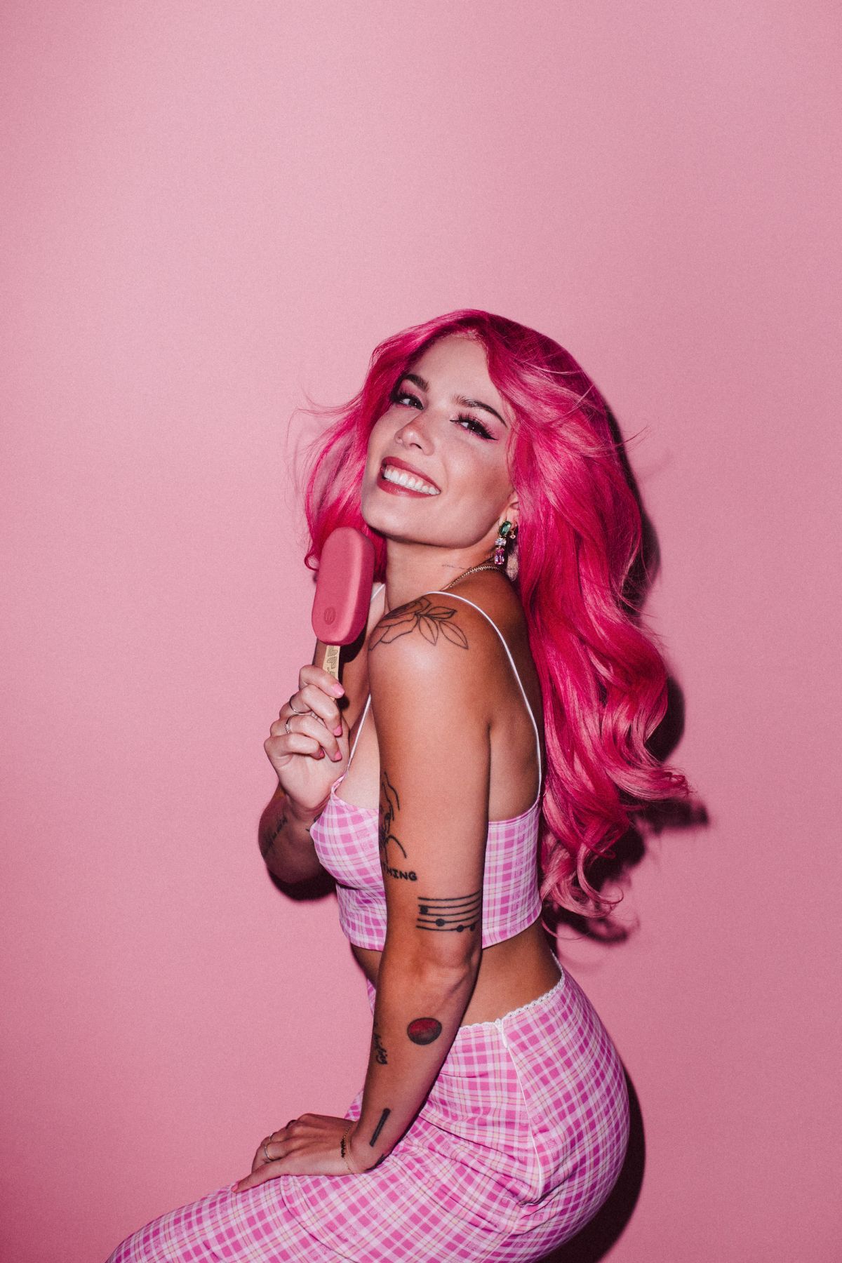 Halsey Women Pink Hair Popsicle 1200x1800