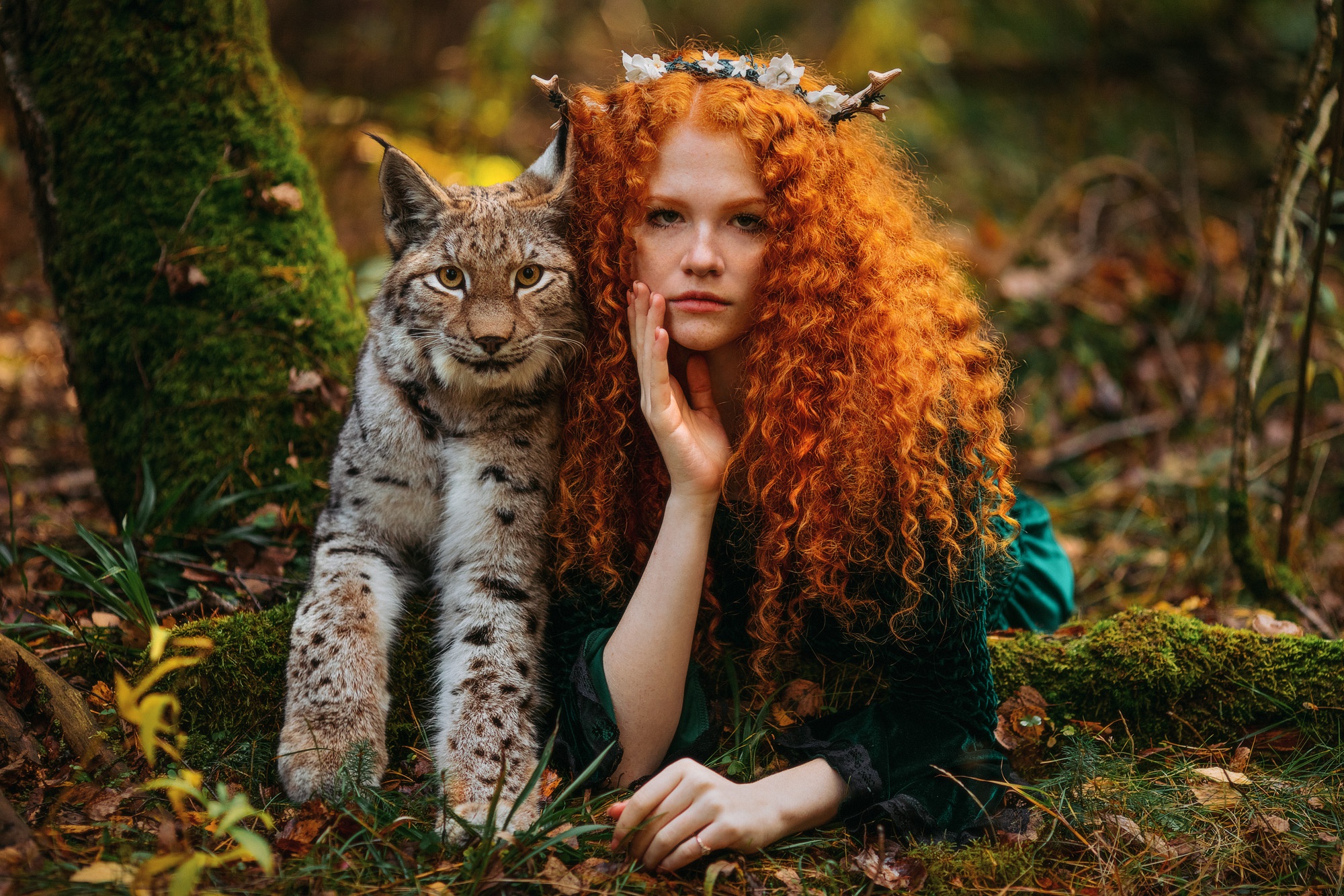 Curl Girl Lynx Mood Nature Redhead 2000x1334