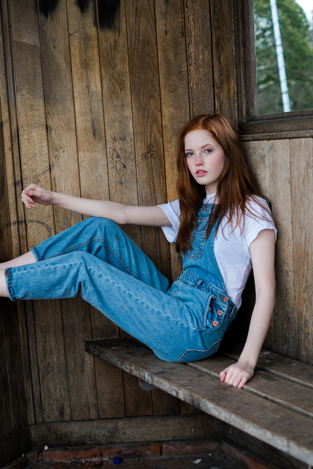 Ellie Bamber Women Model Actress Blue Eyes Redhead Long Hair Overalls 1000x1500
