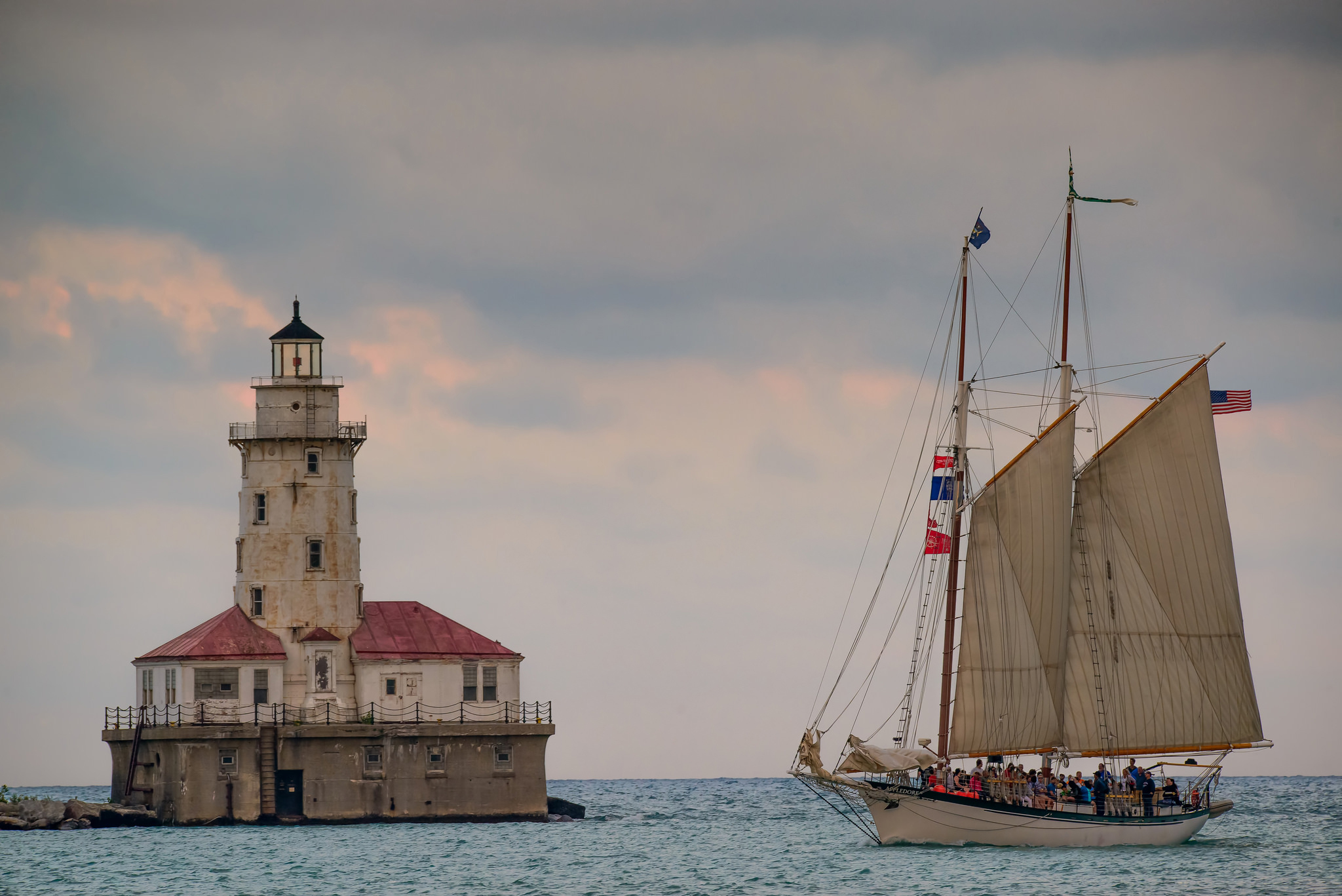 Chicago Illinois Lake Lake Michigan Lighthouse Sailboat Schooner Tall Ship 2048x1367