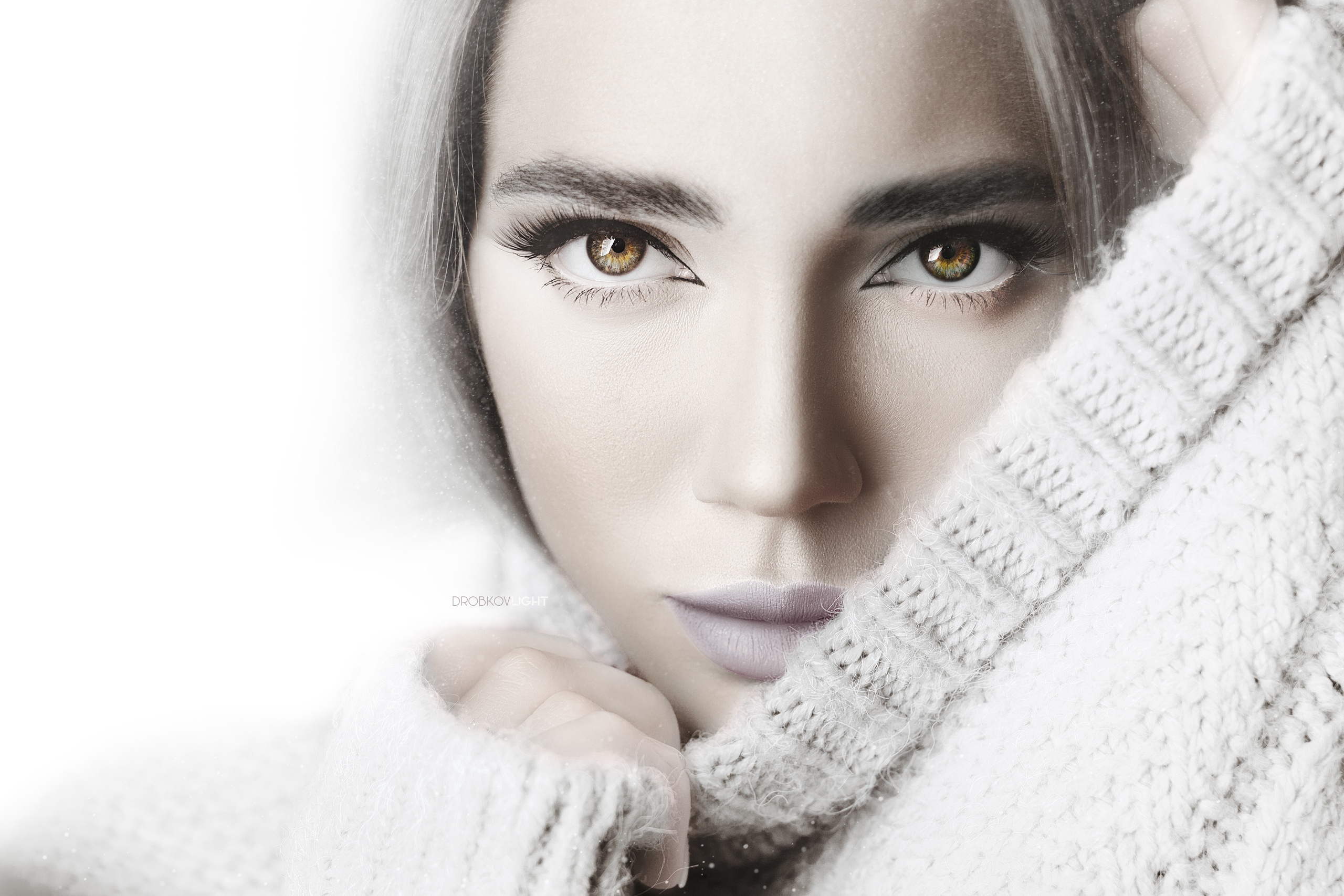 Alexander Drobkov Angelica Zavarzin Model Women Face Eyes Sweater White Background Closeup Portrait 2560x1707