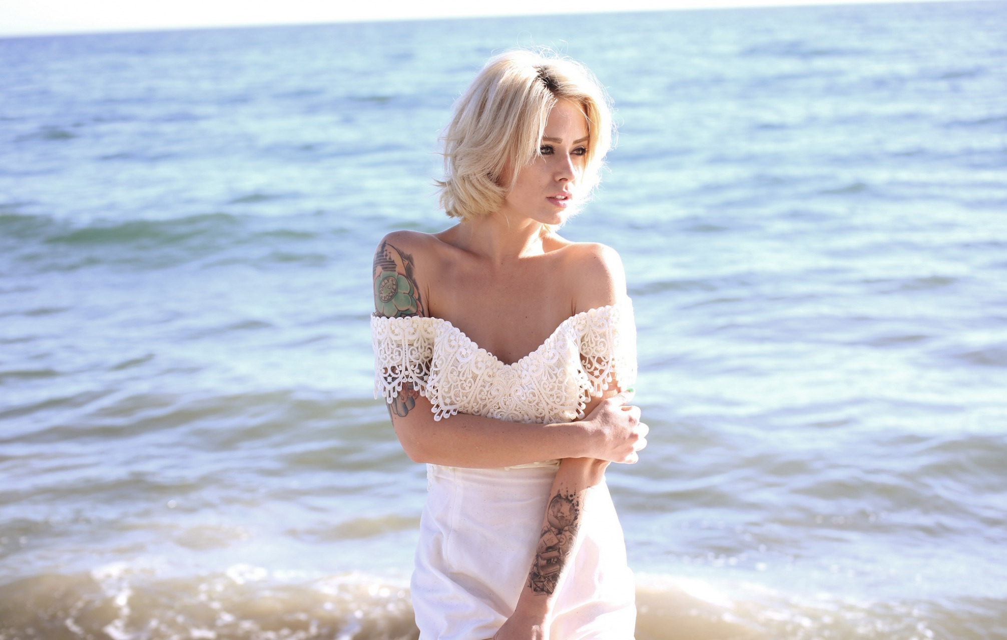 Model Looking At The Side Looking Away Women Tattoo Short Hair Blonde Tattoo Sleeve Bare Shoulders O 2012x1280