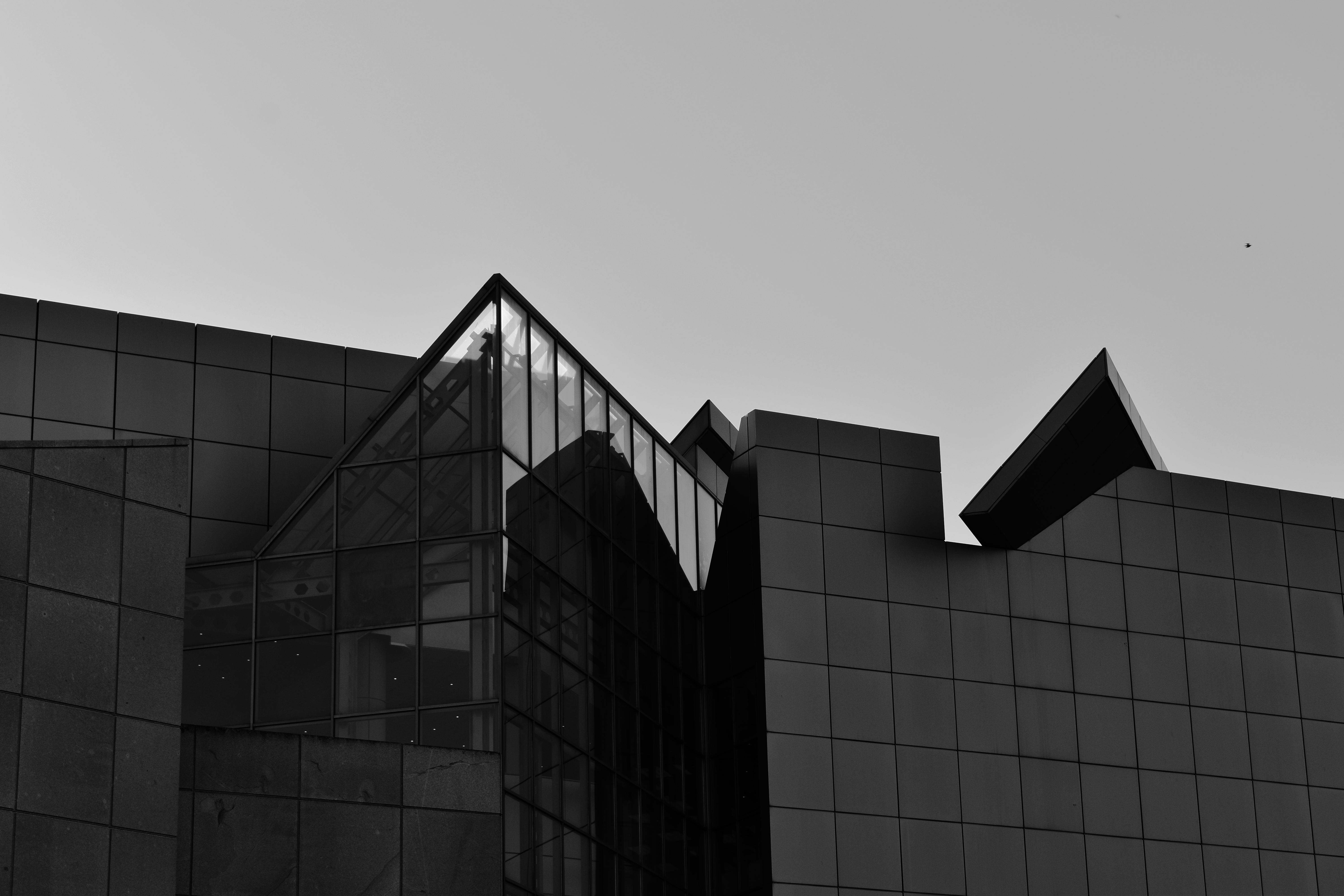 Sky Freedom Monochrome Building 6000x4000