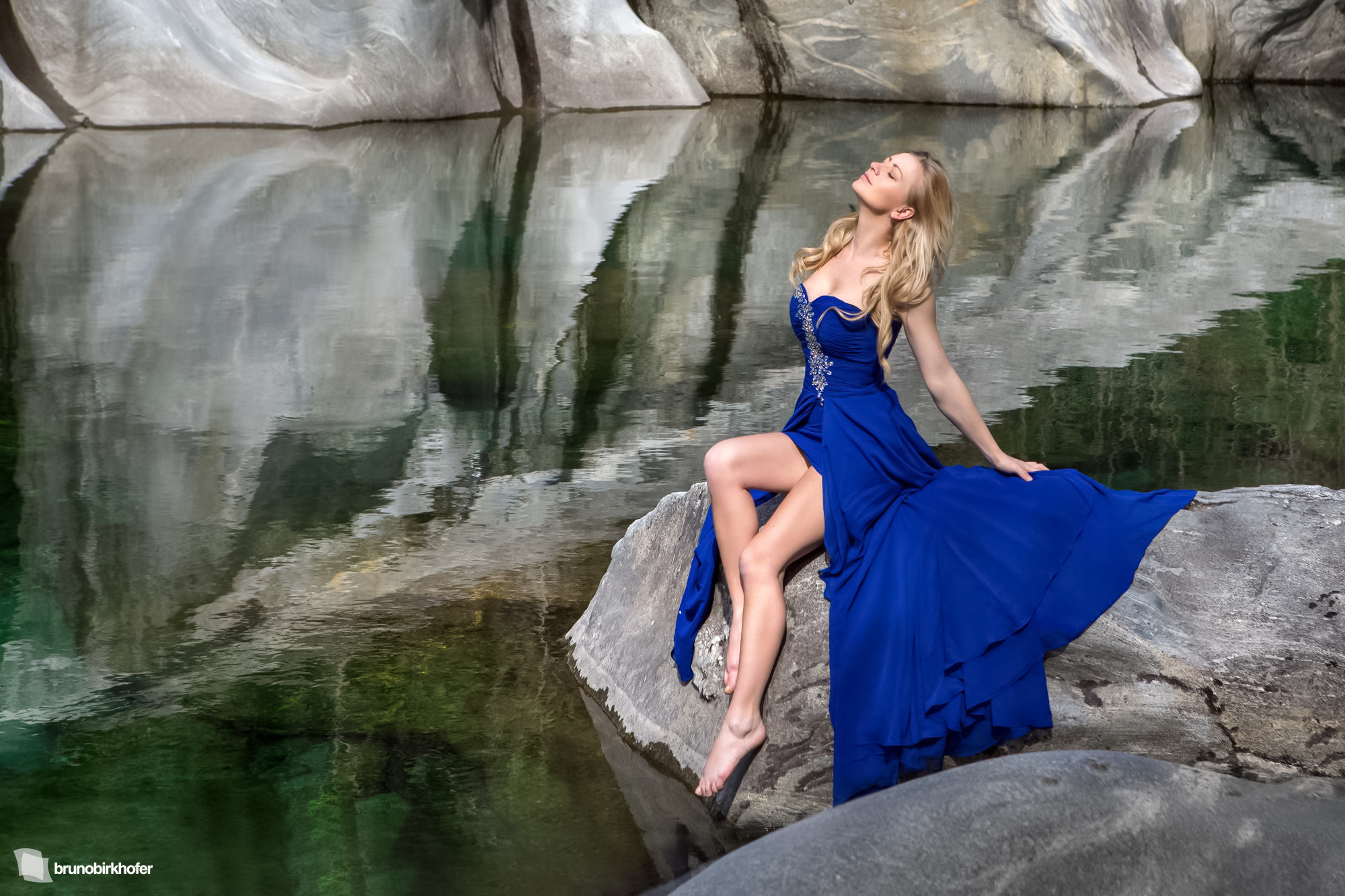 Bruno Birkhofer Women Blonde Long Hair Closed Eyes Dress Blue Clothing Barefoot Water Reflection Blu 2000x1333