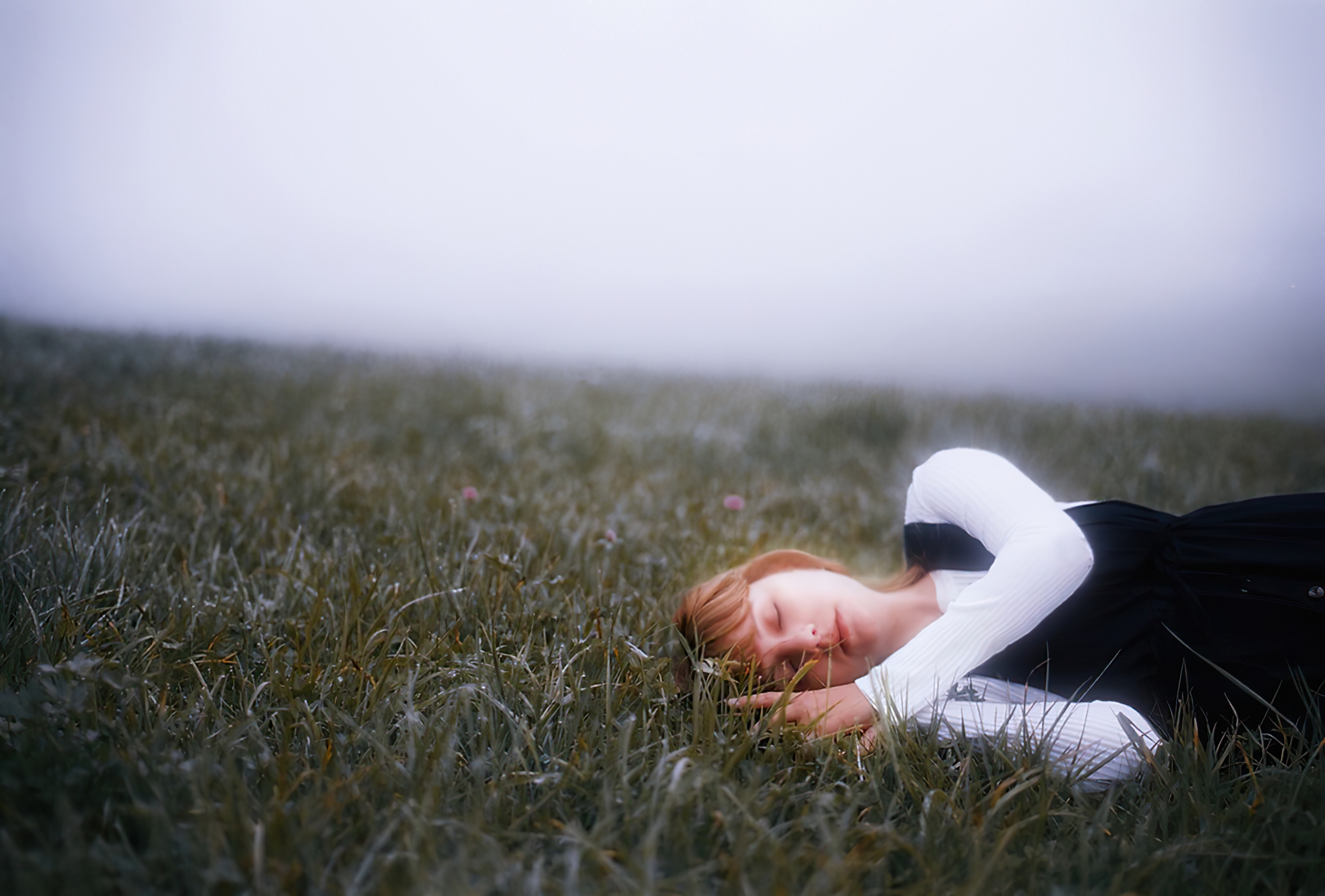 Laying On Side Lying Down Women Women Outdoors Depth Of Field Mist Grass Outdoors Overcast Emotion H 2048x1384