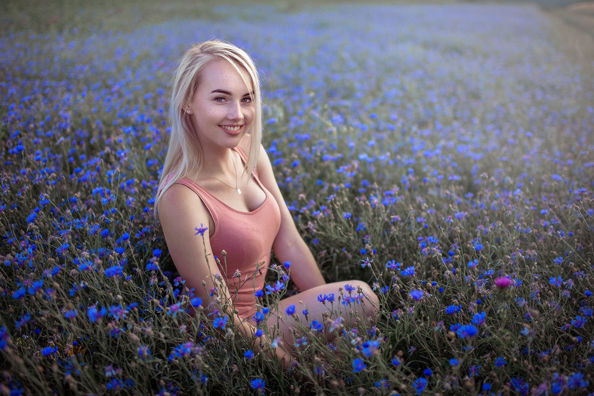 Blonde Blue Flower Girl Model Smile Woman 2000x1335