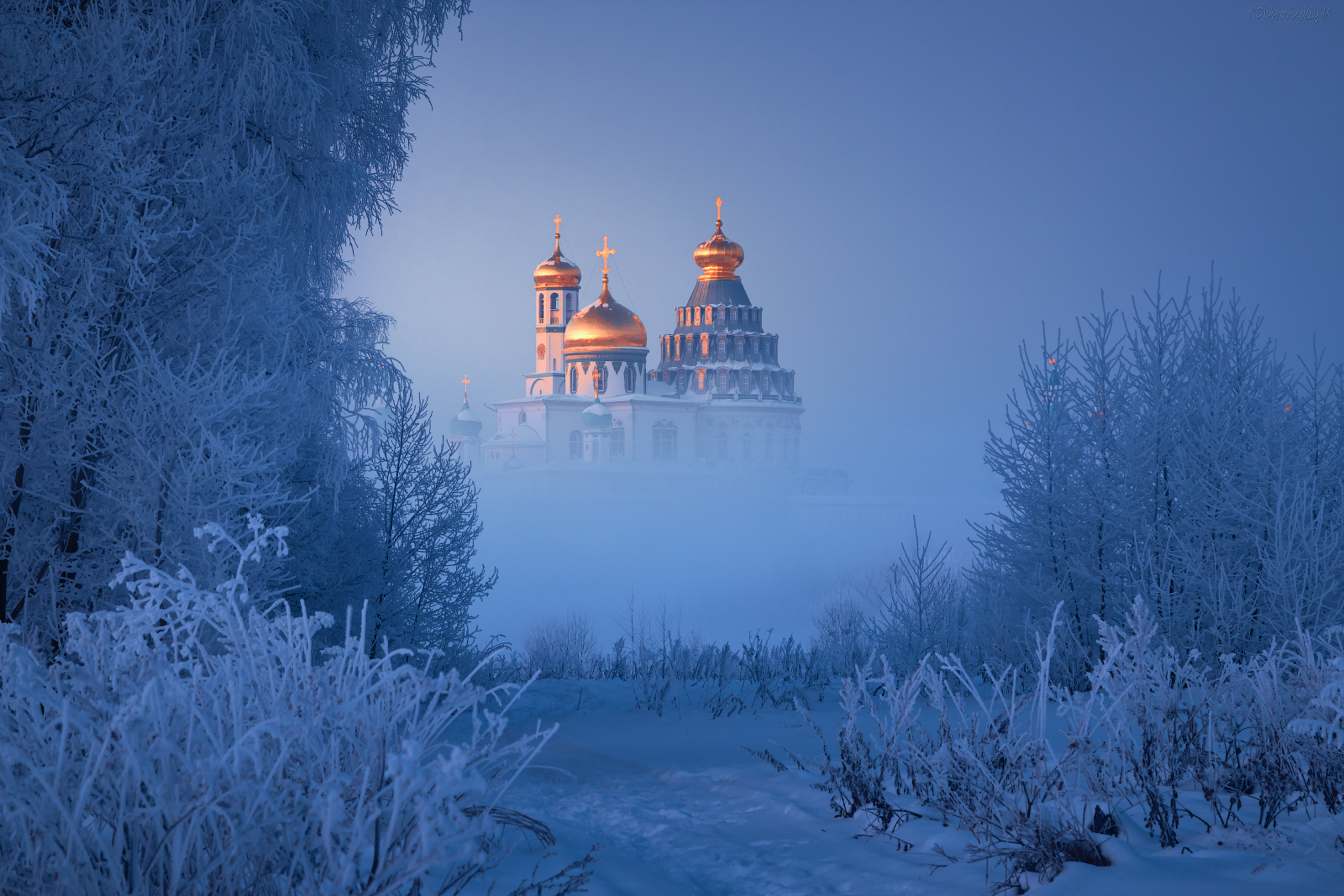 Nature Landscape Winter Snow Trees Mikhail Dubrovinskiy Cross Russia Cathedral Frost Mist 1600x1067