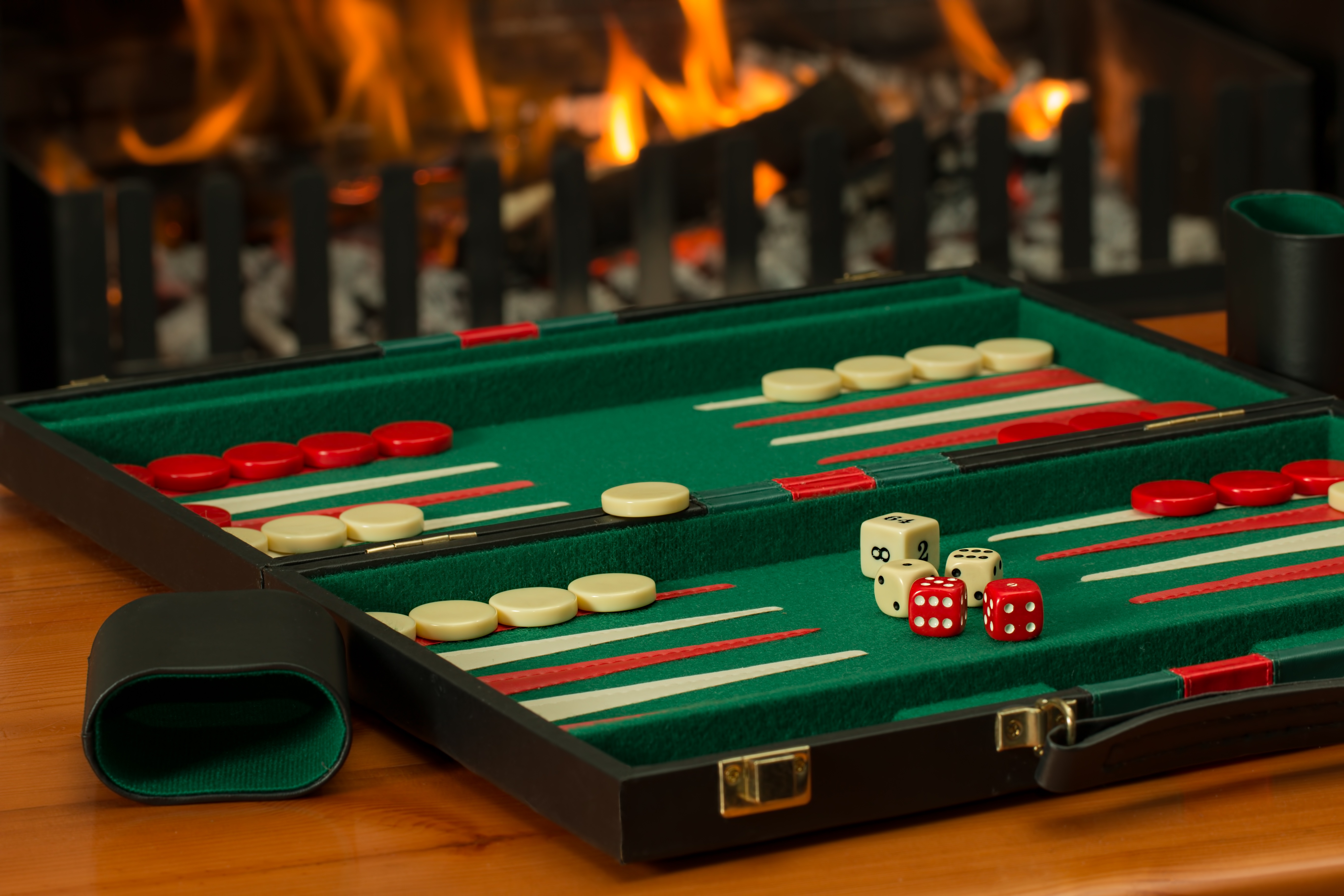 Backgammon Board Game Dice Fireplace 5472x3648