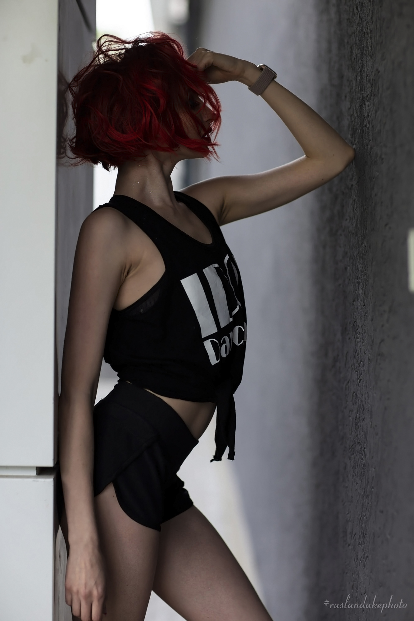 Ruslan Duke Women Redhead Short Hair Messy Hair Watch Tank Top Black Clothing Shorts Wall Profile 1333x2000