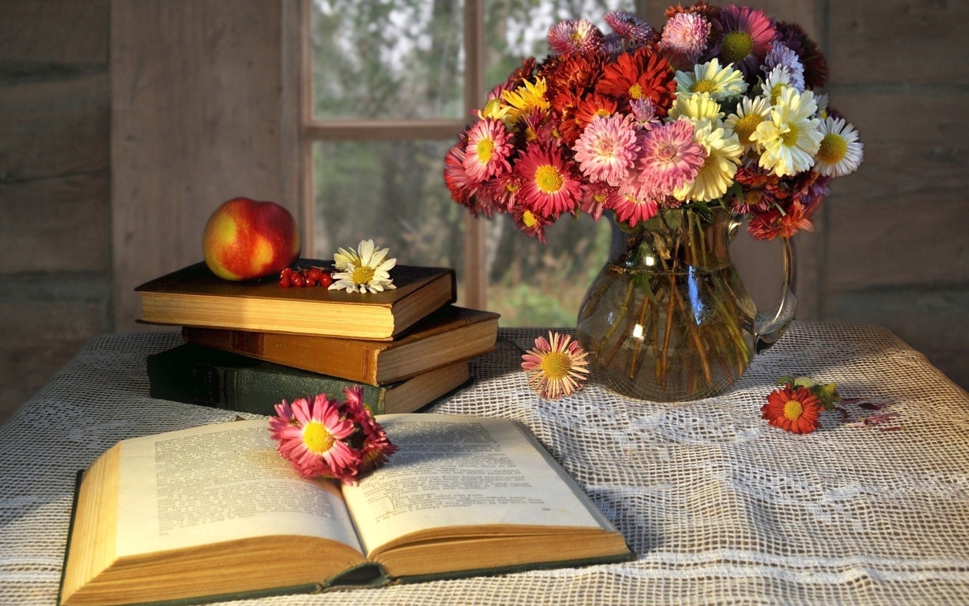 Apple Book Flower Pitcher Vase 1920x1200