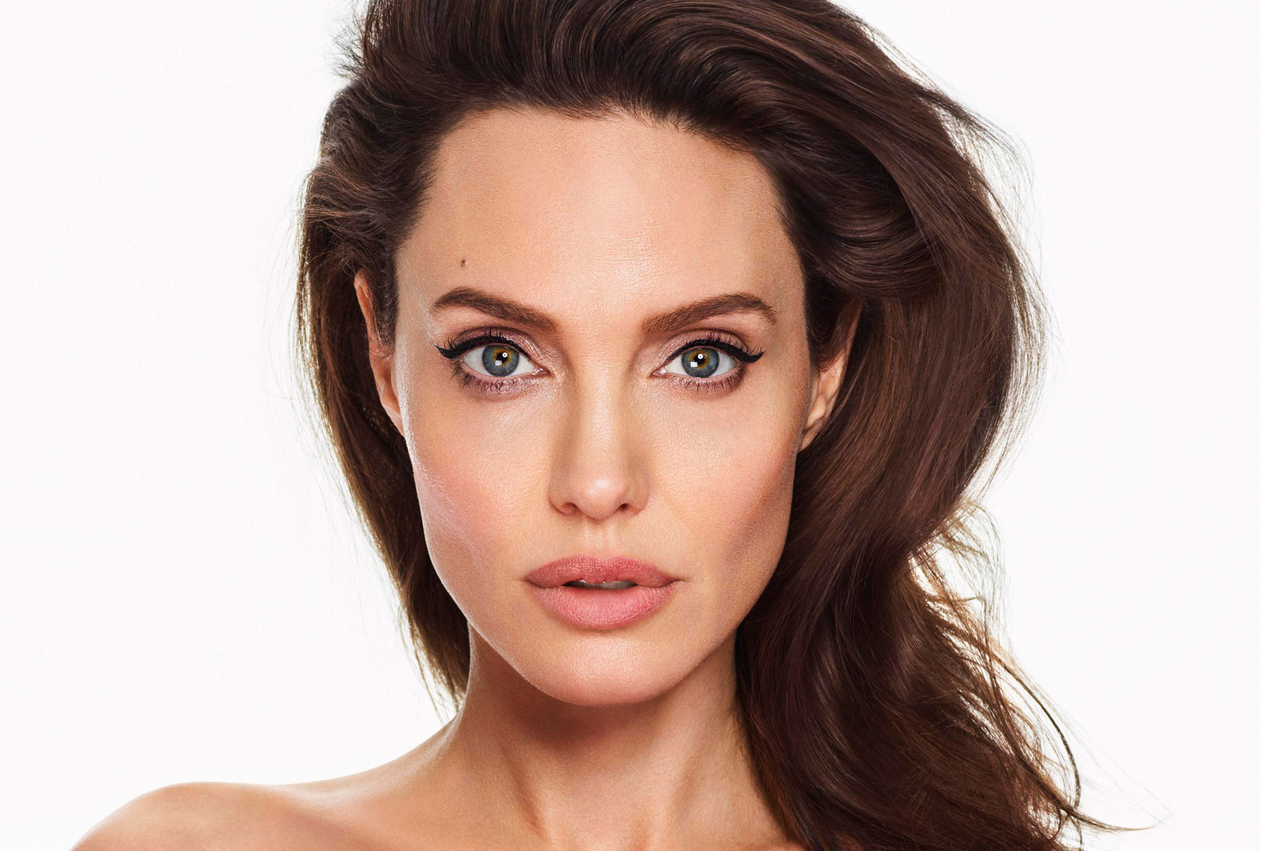 Angelina Jolie 4122x2749