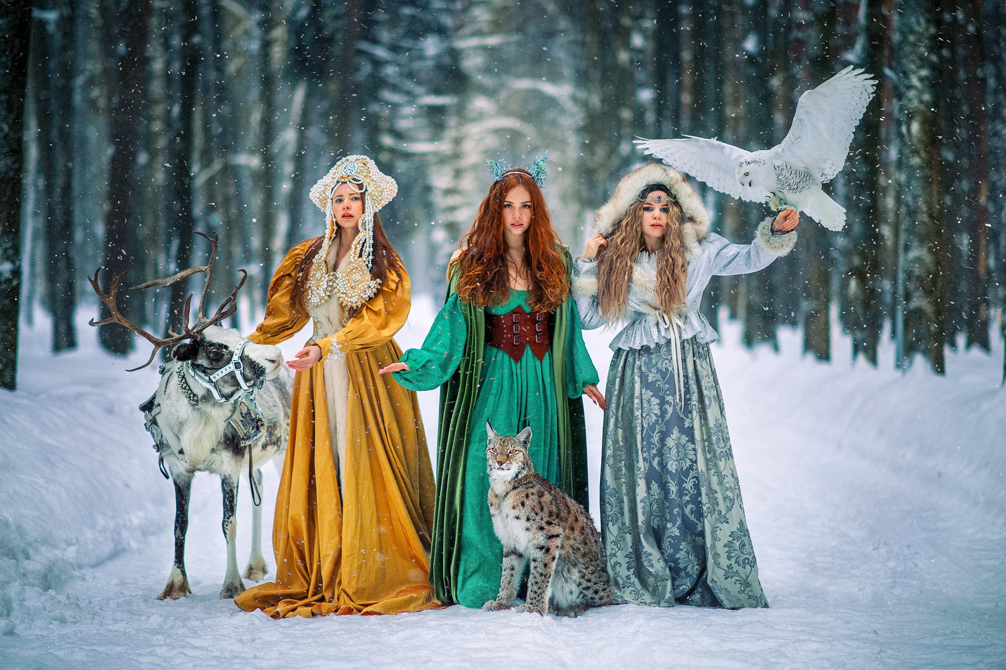 Women Trio Winter Snow Cold Fantasy Girl Women Standing Dress Women Outdoors Animals Owl Lynx Reinde 2000x1333