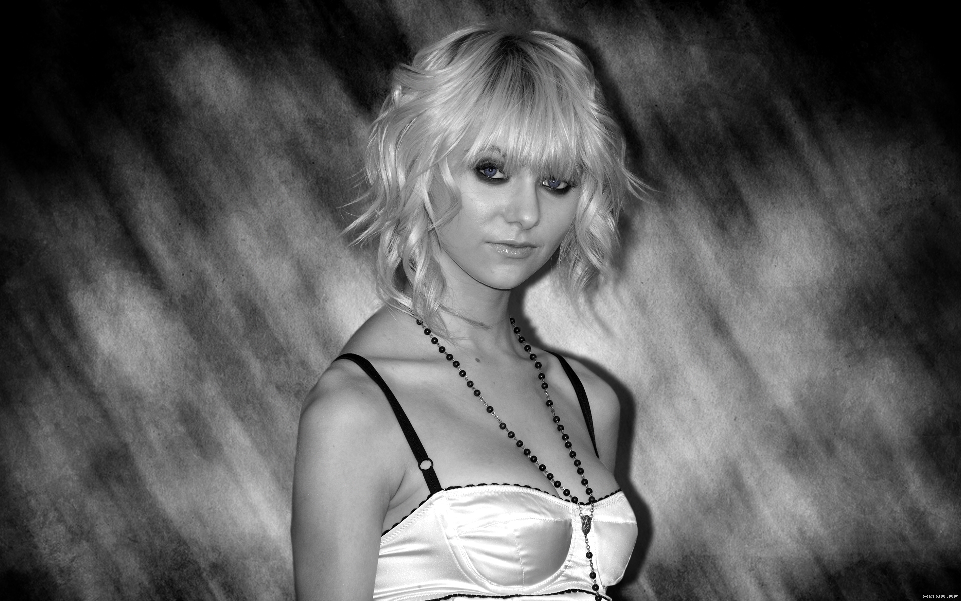 The Pretty Reckless Music Singer Looking At Viewer Songwriters Monochrome White Clothing White Dress 1920x1200