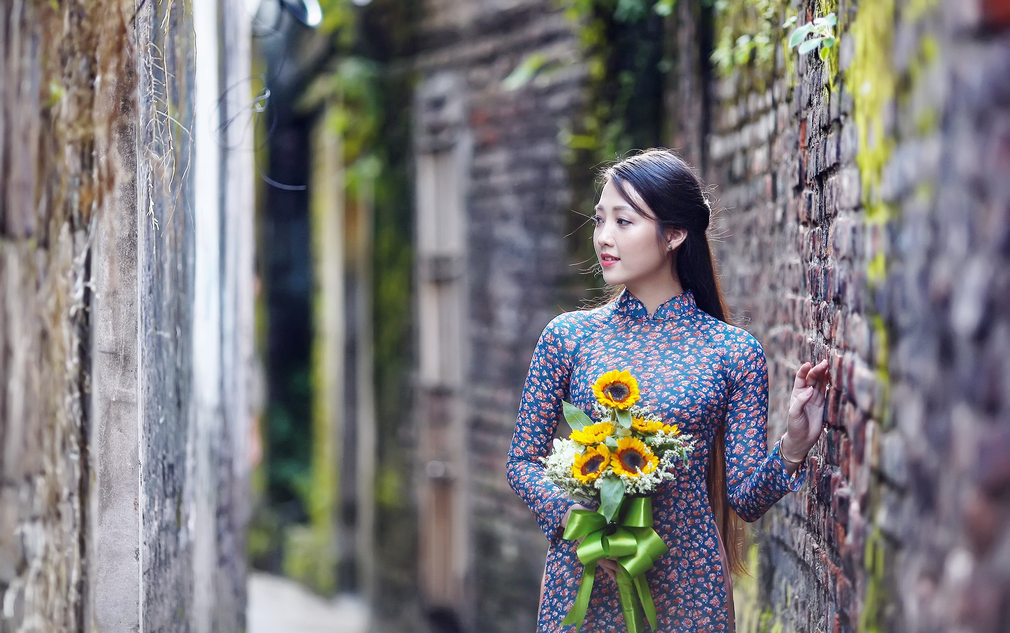 Asian Bouquet Brick Brunette Depth Of Field Girl Model Traditional Costume Woman 2048x1284