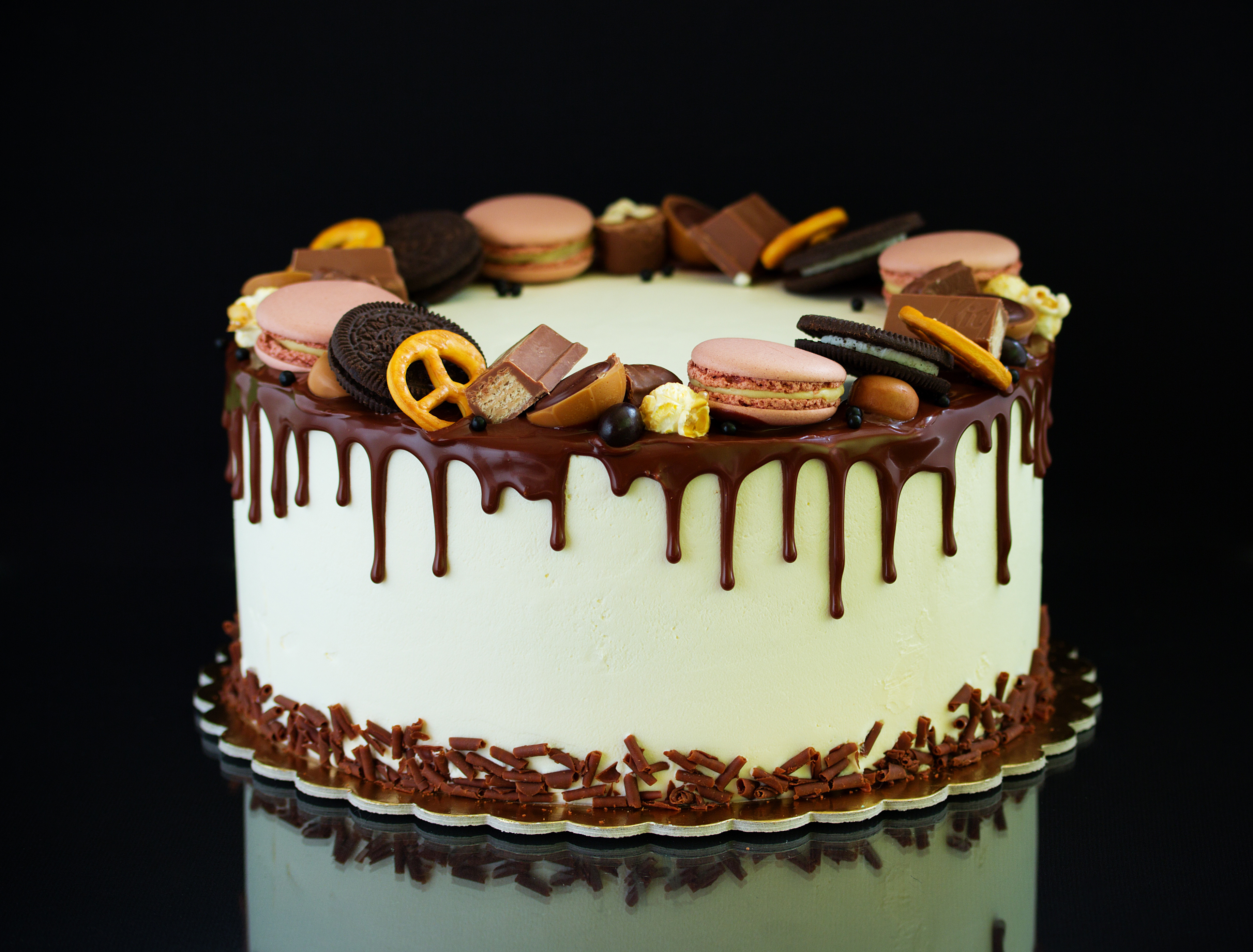 Cake Chocolate Macaron Oreo Pastry 3842x2920