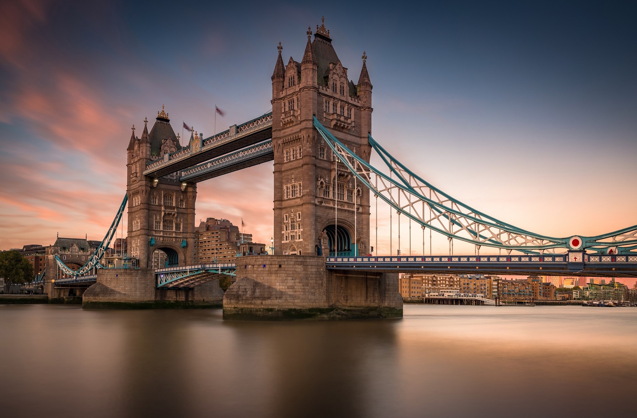 London Tower Bridge 2048x1344