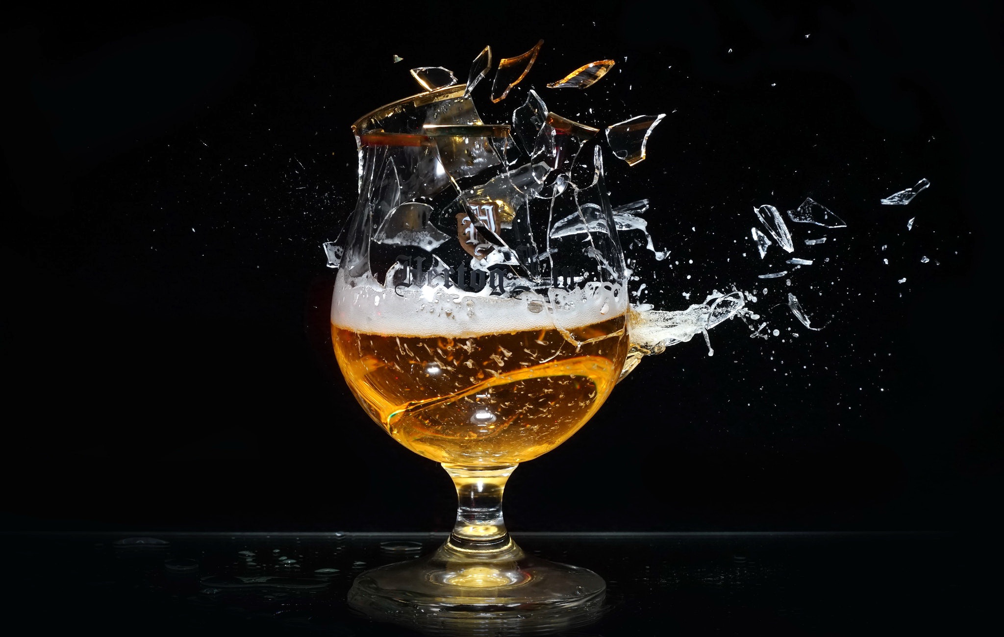 Alcohol Beer Drink Glass 2048x1300