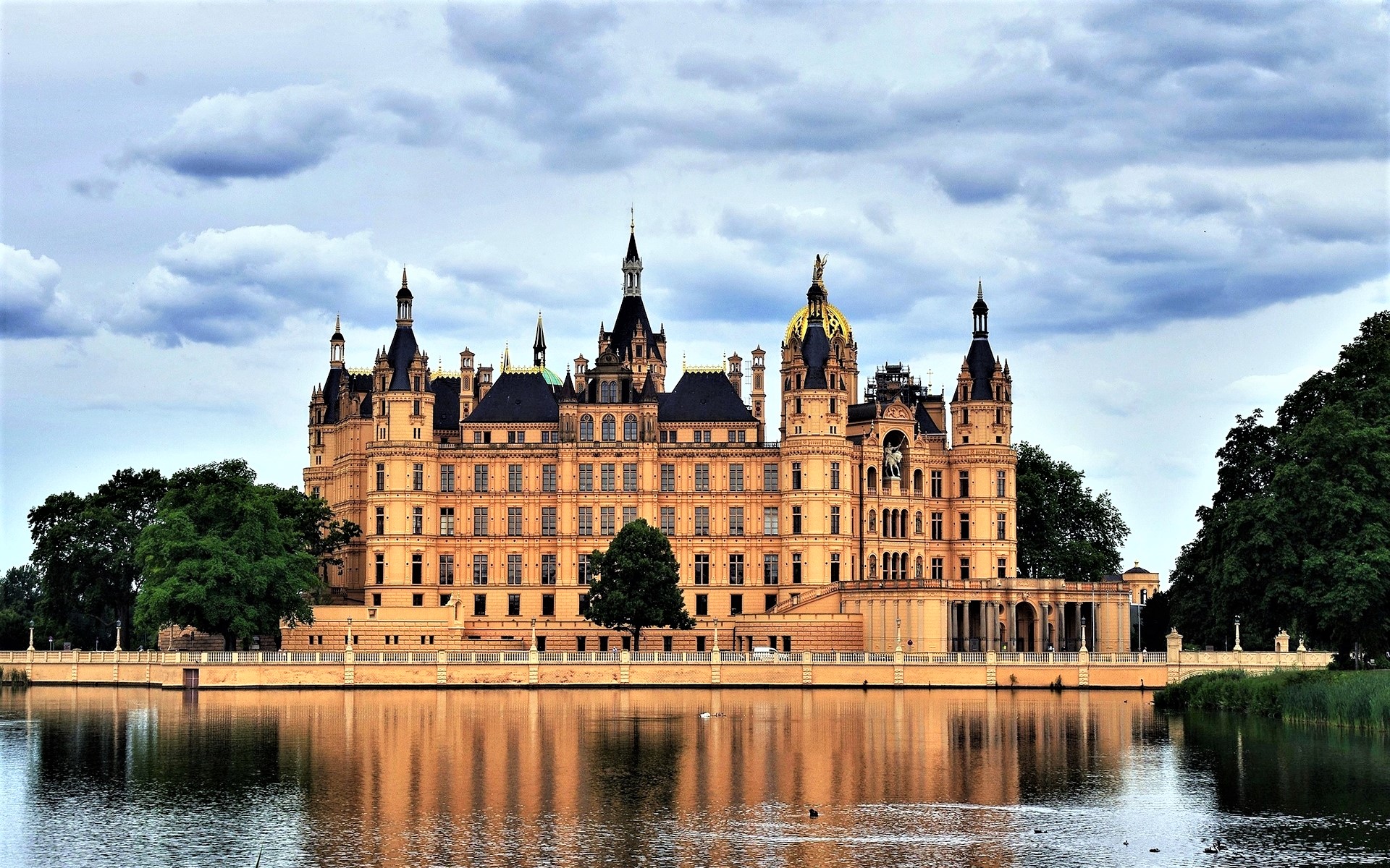 Architecture Schwerin Palace 1920x1200