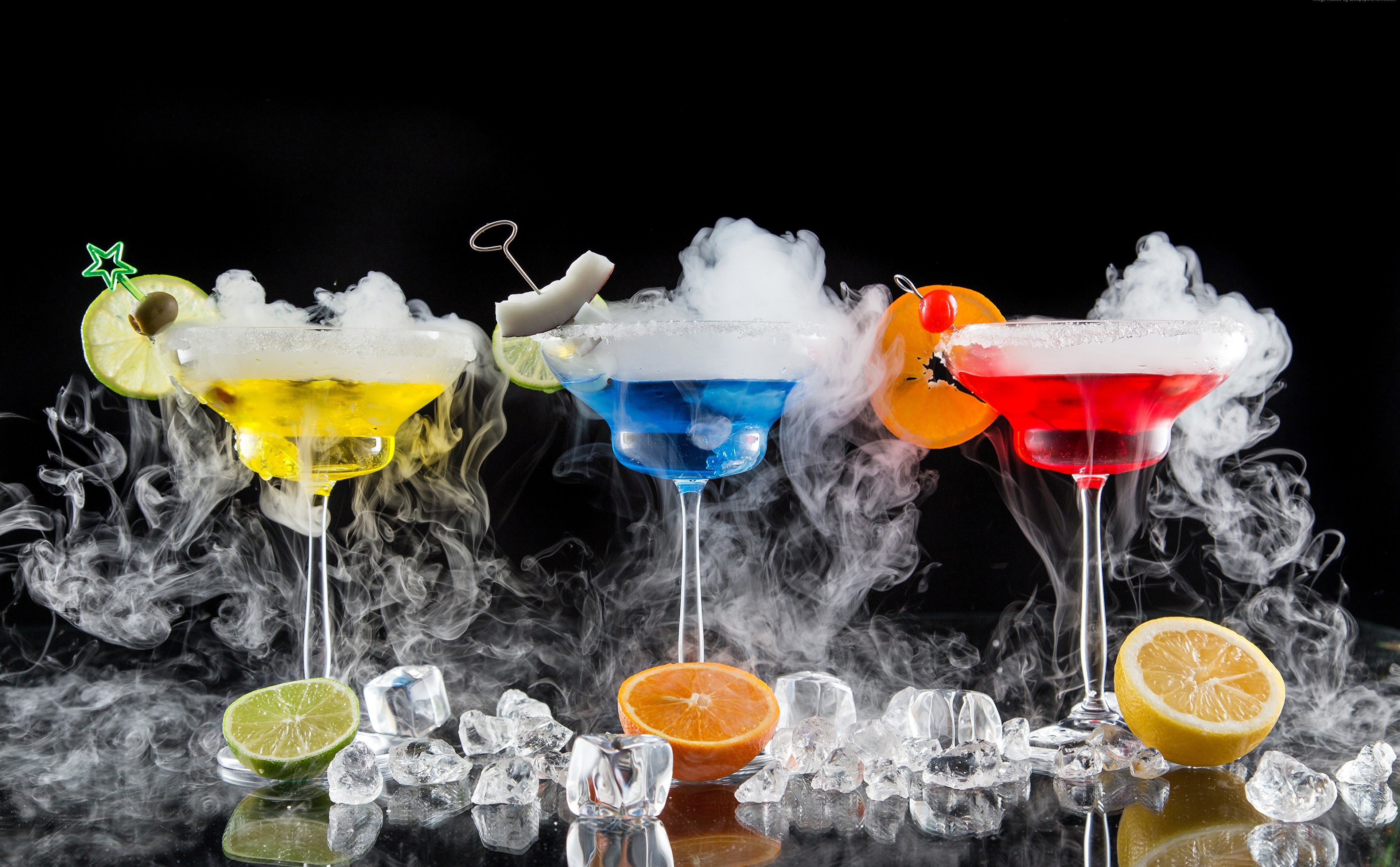 Cocktail Drink Fruit Glass Ice Cube Smoke 3840x2380