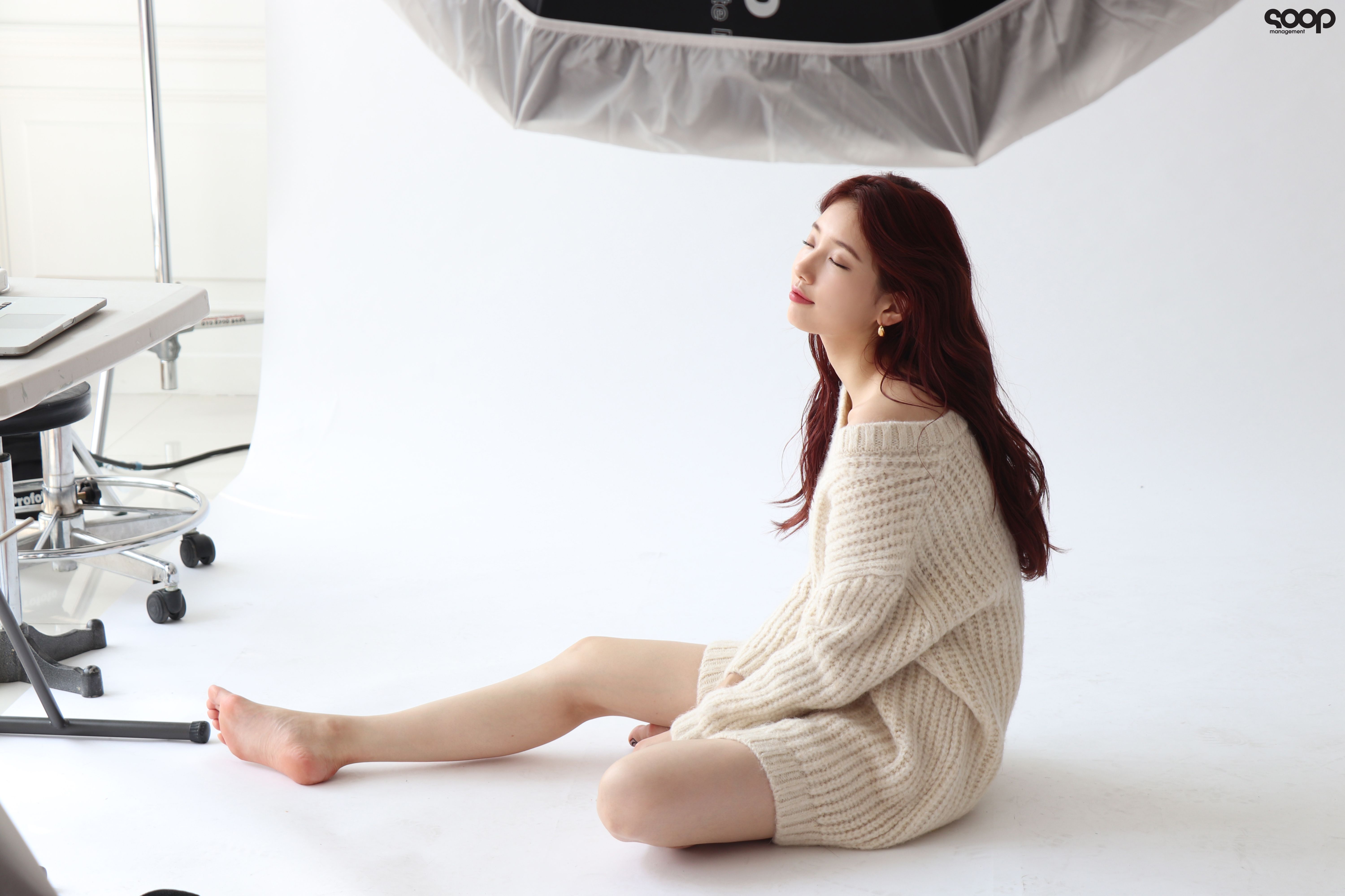 Bae Suzy Women Barefoot Closed Eyes Actress 6000x4000