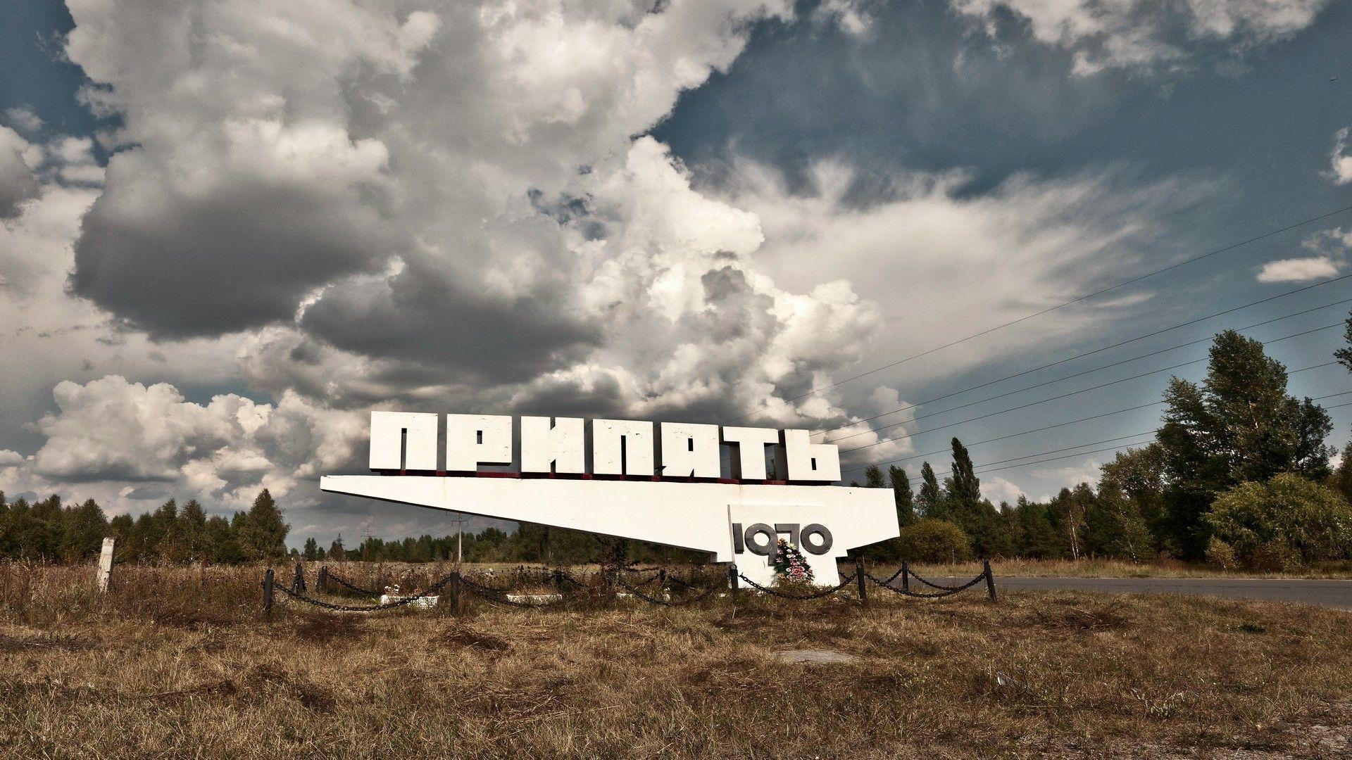 Nature Landscape Architecture Ukraine Pripyat Abandoned Cyrillic Road Sign Clouds Fence 1920x1080