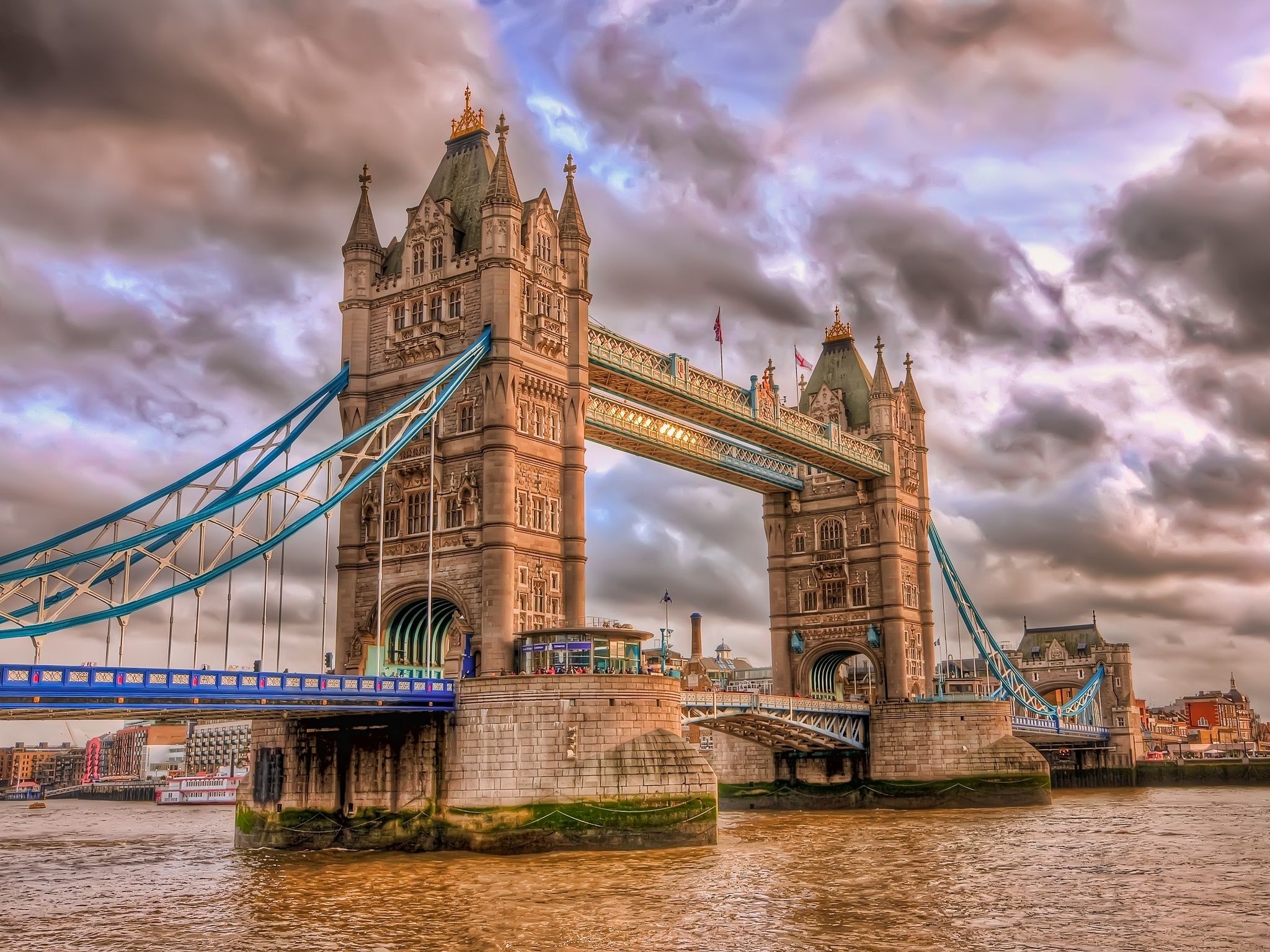 Cloud London Sky Tower Bridge 2048x1536