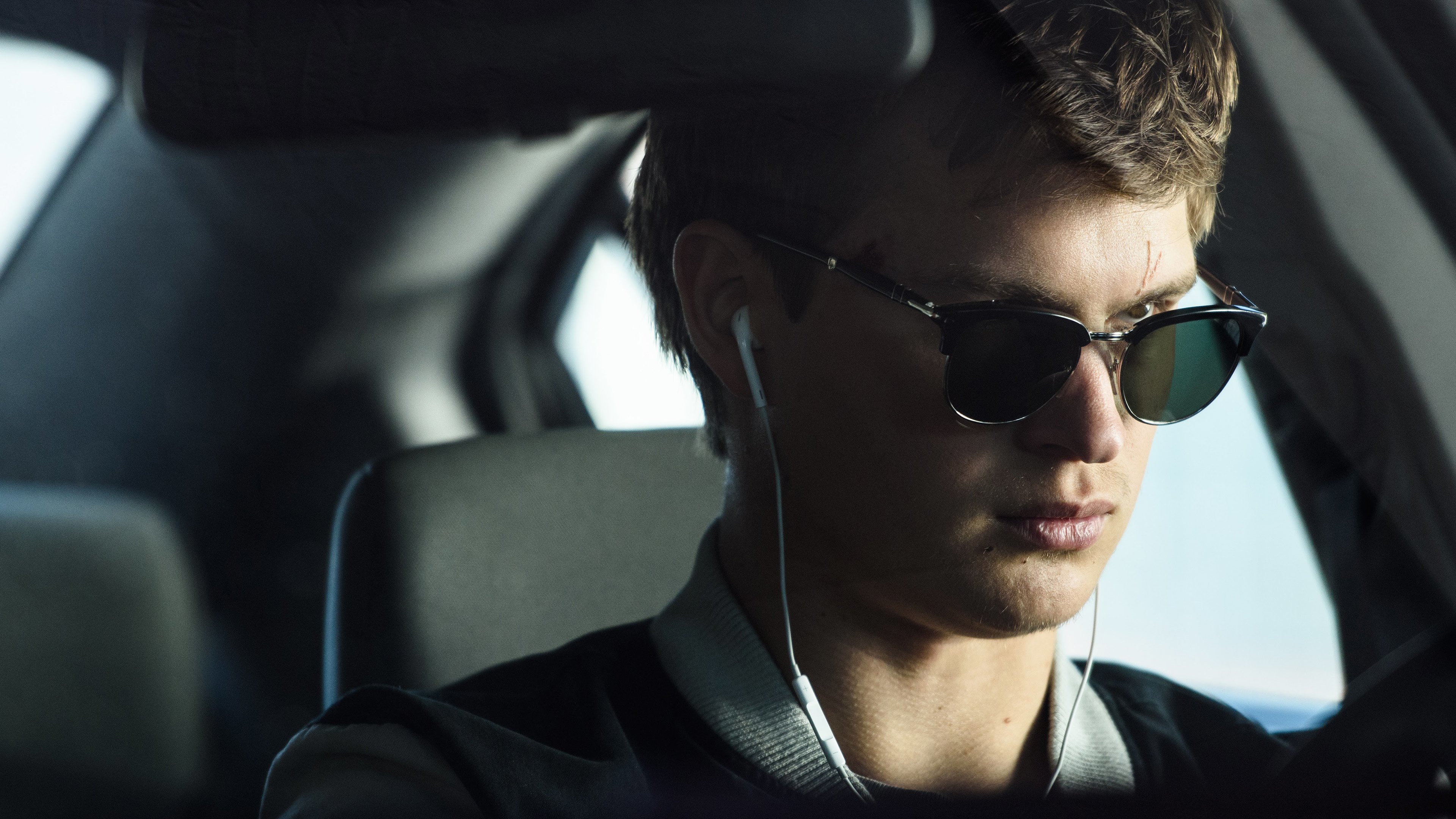 Ansel Elgort Baby Baby Driver Car Earbuds Sunglasses 3840x2160