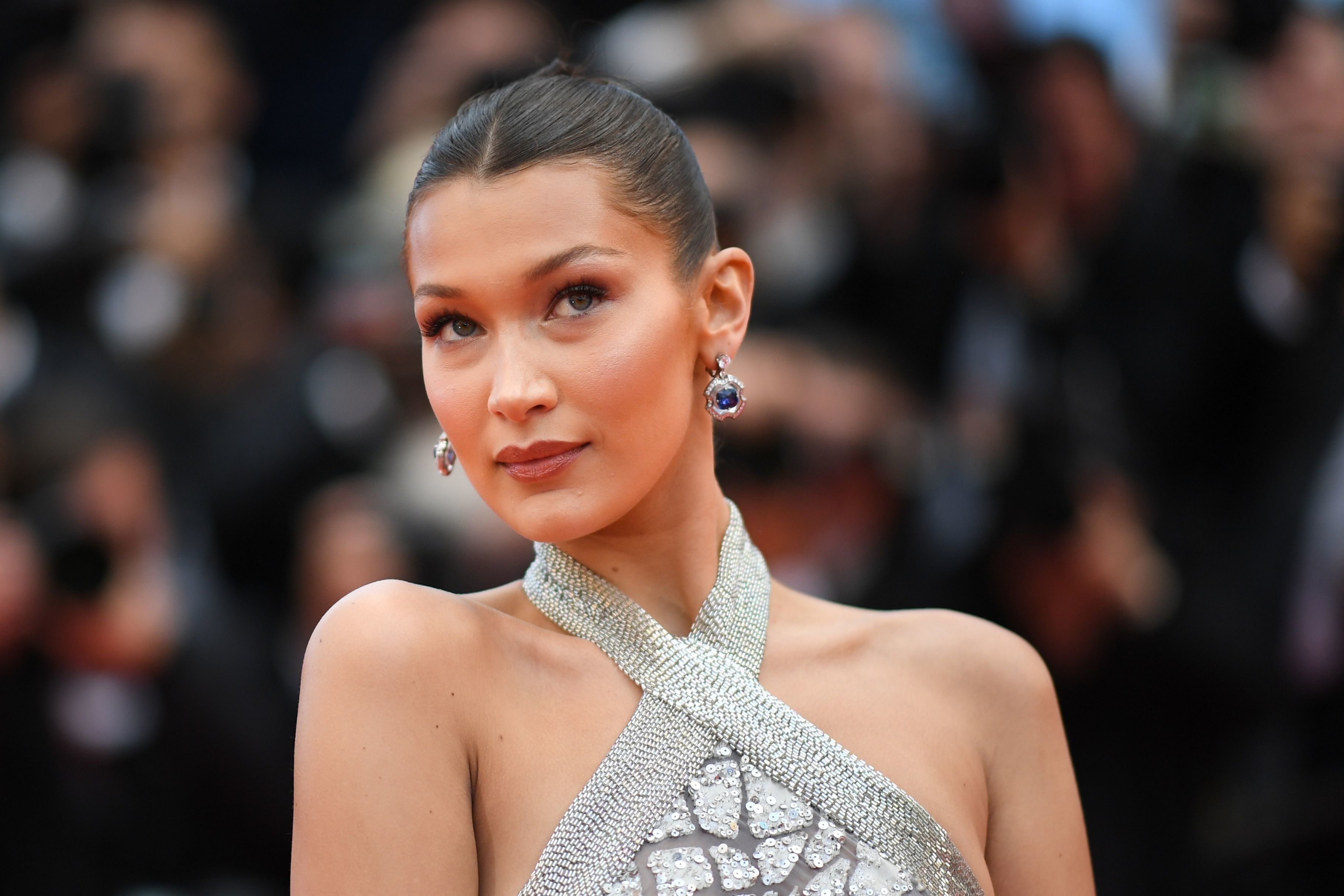 Bella Hadid Earrings 3642x2428