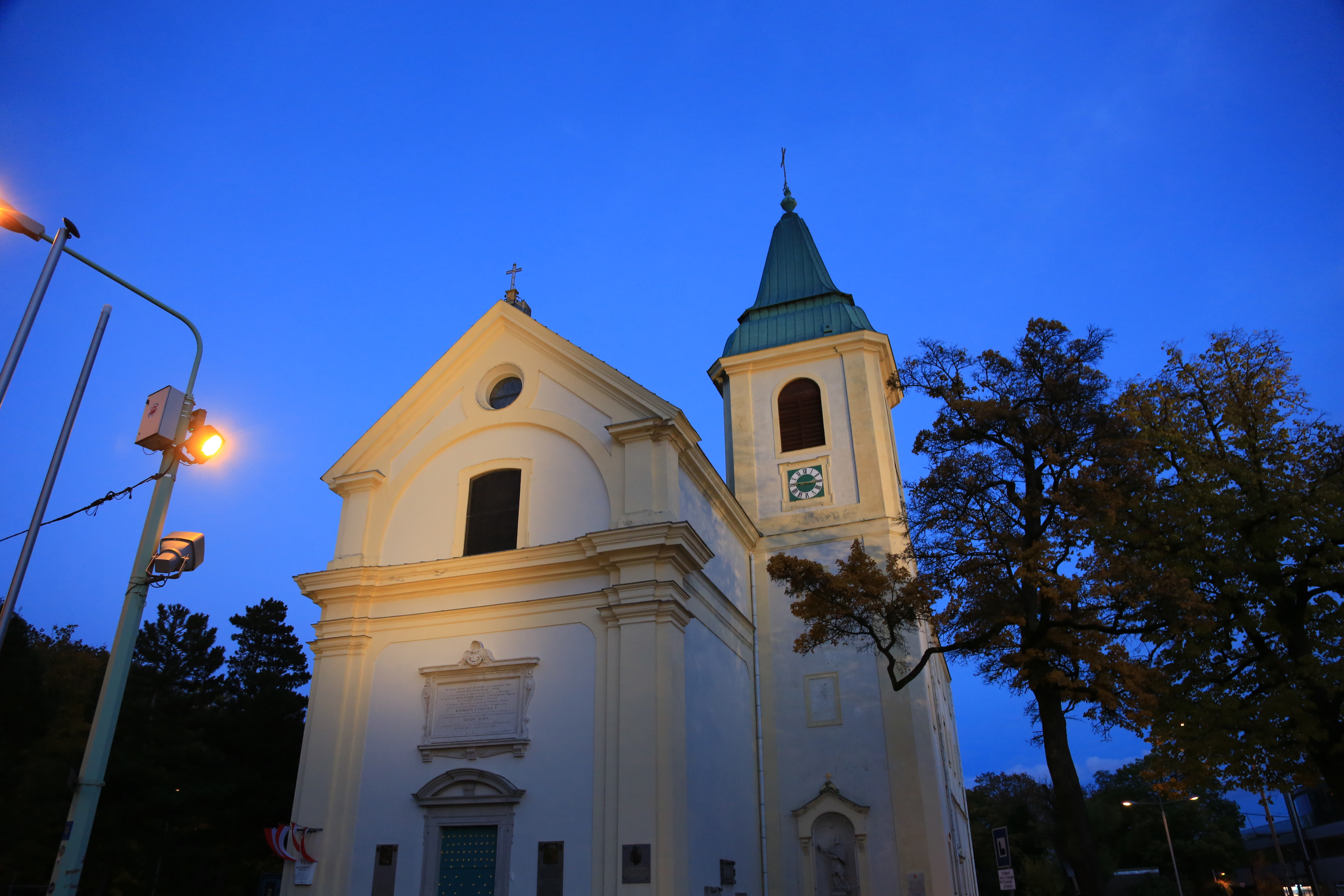 Kahlenberg Church Vienna Street Light Almost Night 5760x3840