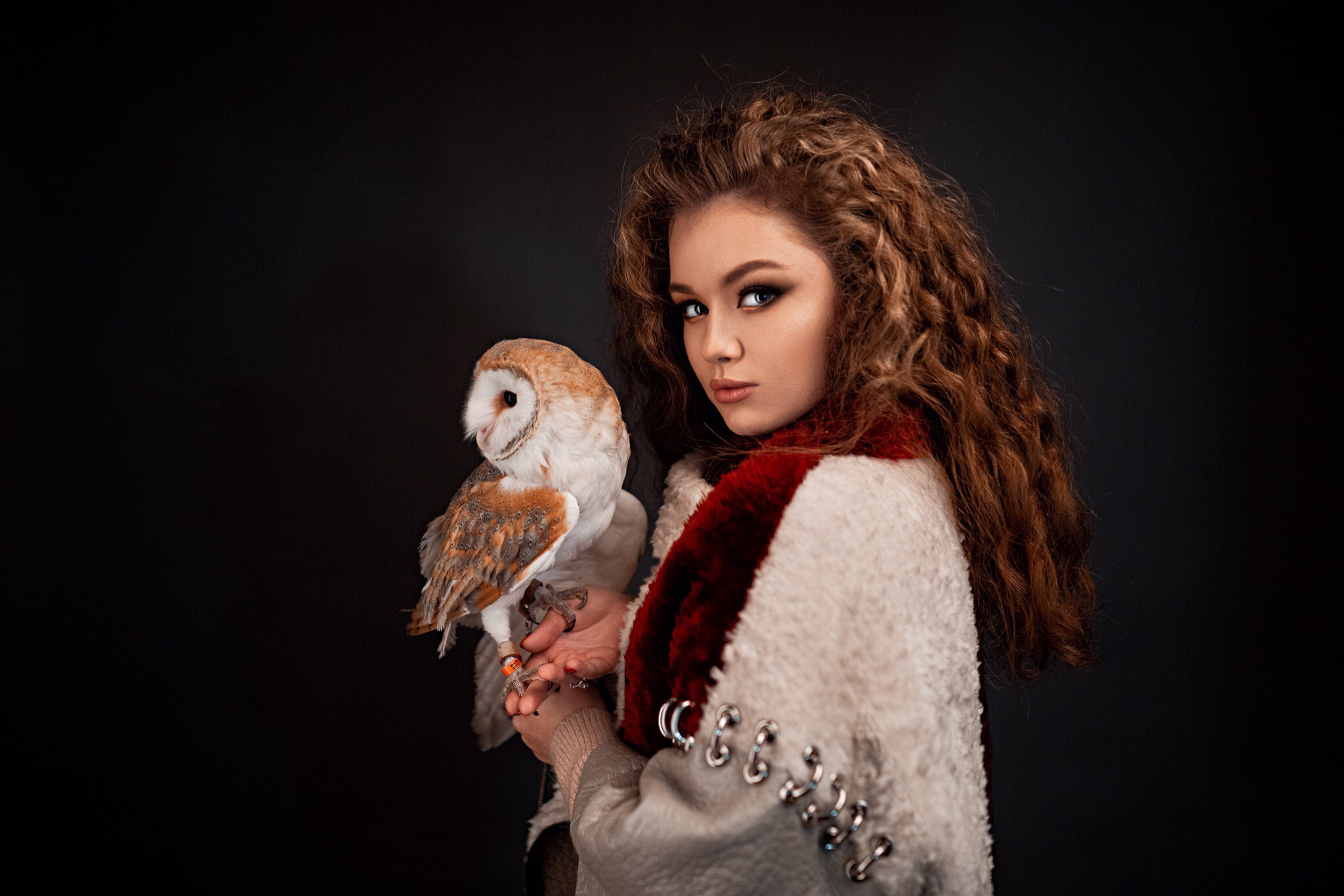 Barn Owl Bird Girl Long Hair Model Owl Redhead Woman 2048x1365