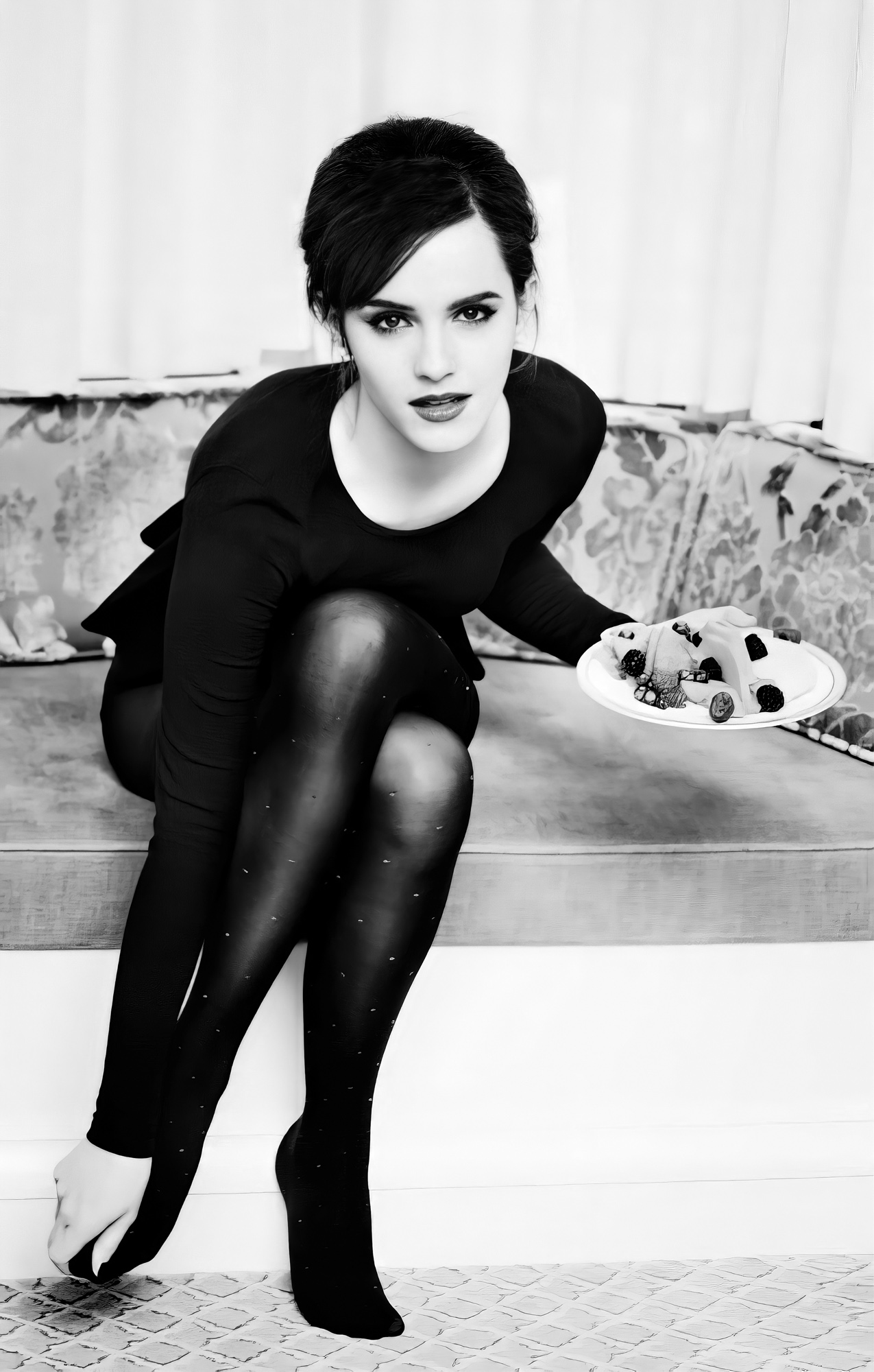 Emma Watson Women Actress Fruit Sitting Indoors 1275x2000