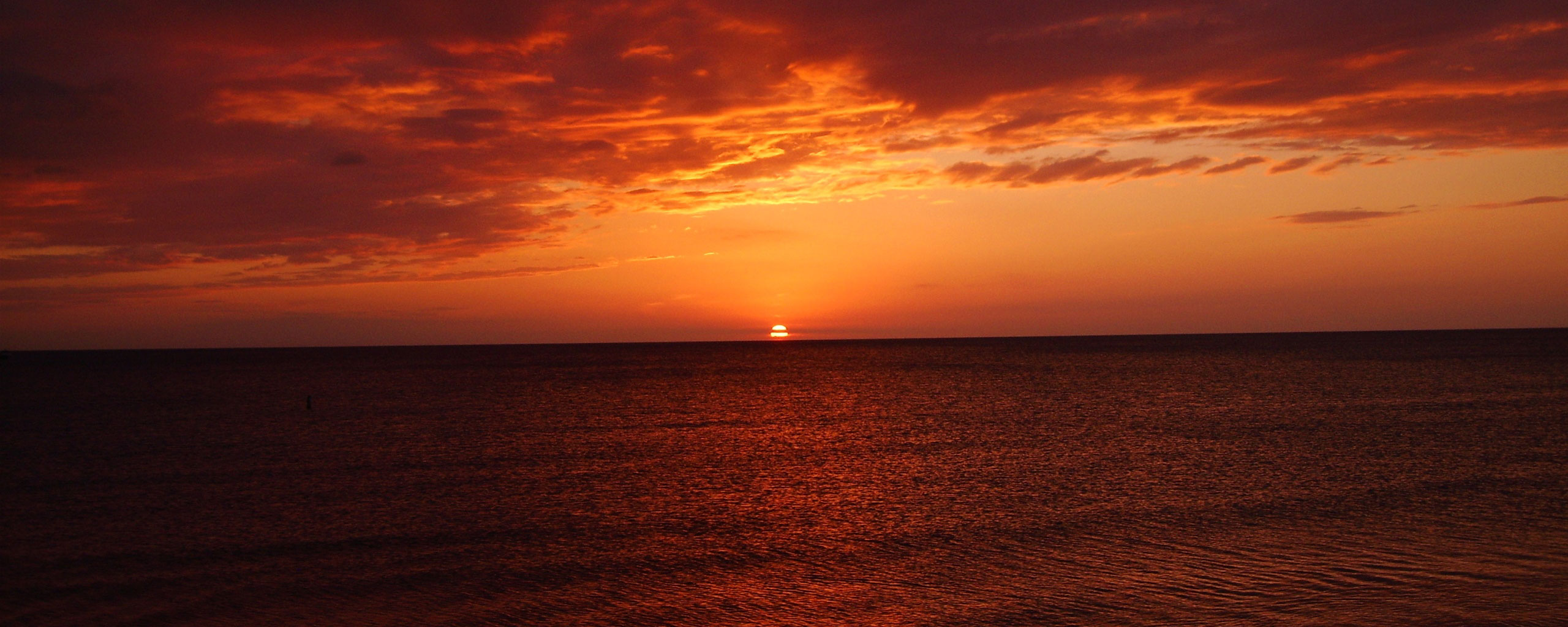 Wide Screen Sunset Sea Horizon Sky Clouds Sunlight Panorama 2560x1024