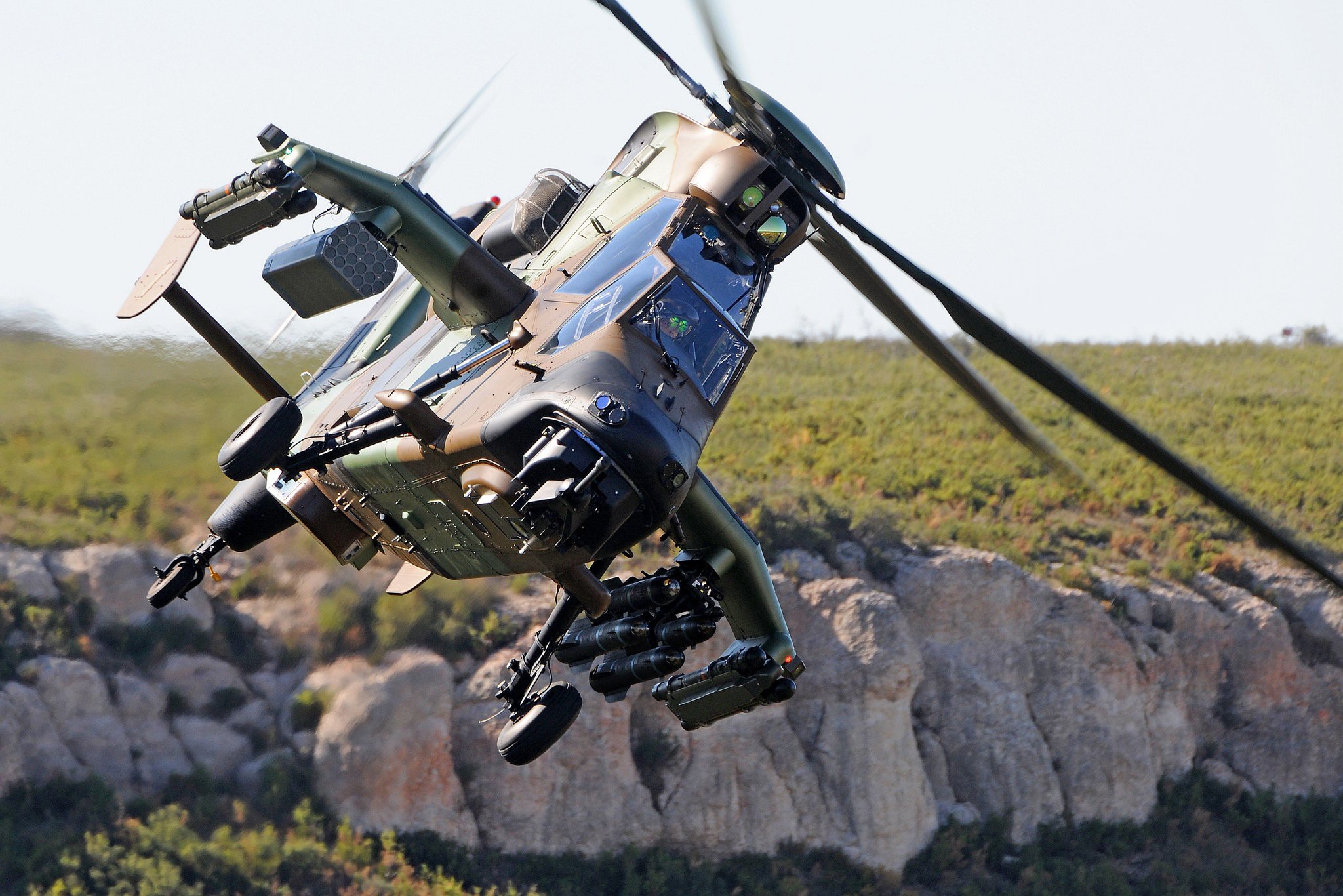 Aircraft Attack Helicopter Eurocopter Tiger Helicopter 2048x1366