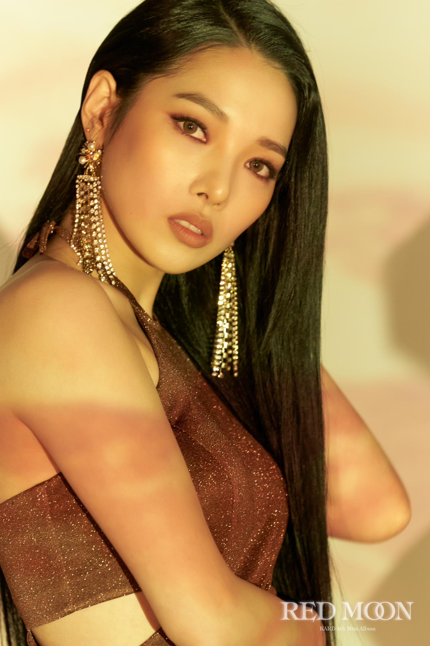 K A R D K Pop Somin Women Music Indoors Women Indoors Straight Hair Looking At Viewer Studio Earring 1400x2100