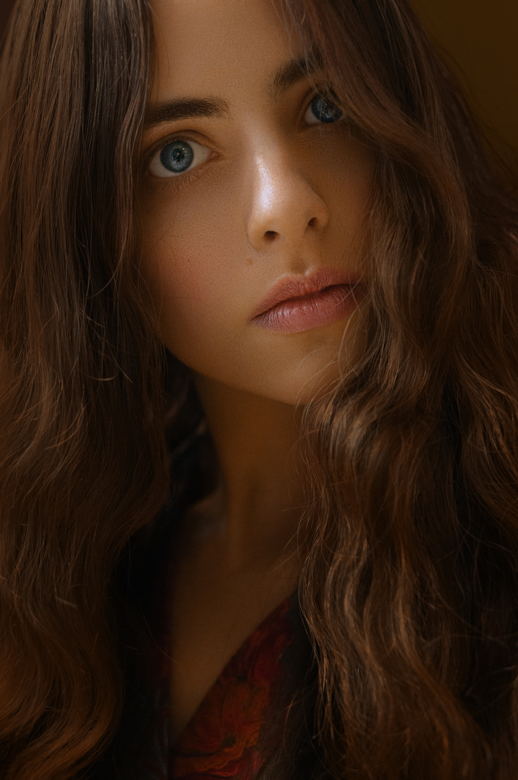 Natasha Yankelevich Women Brunette Long Hair Wavy Hair Blue Eyes Portrait 1661x2500