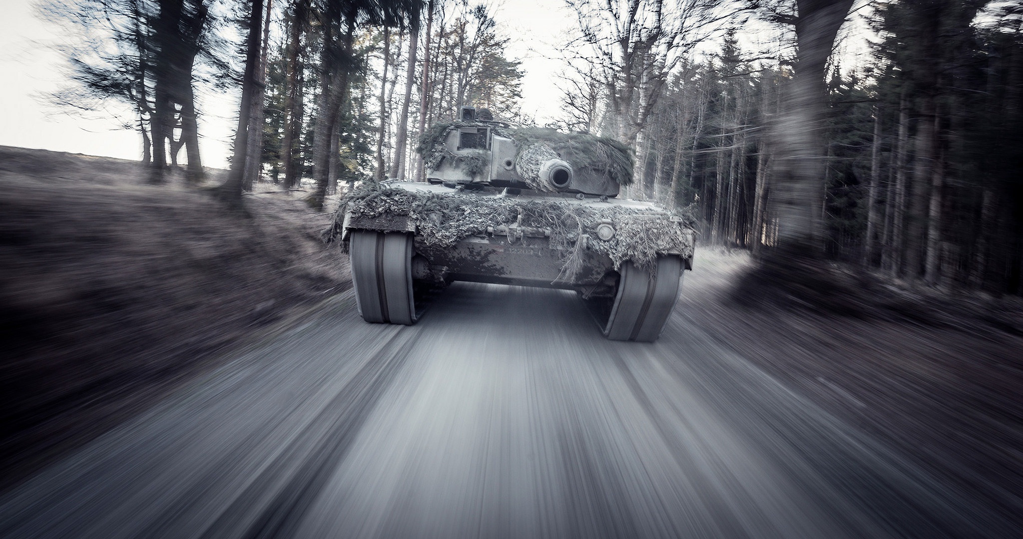 Leopard 2 Motion Blur Tank 2048x1080