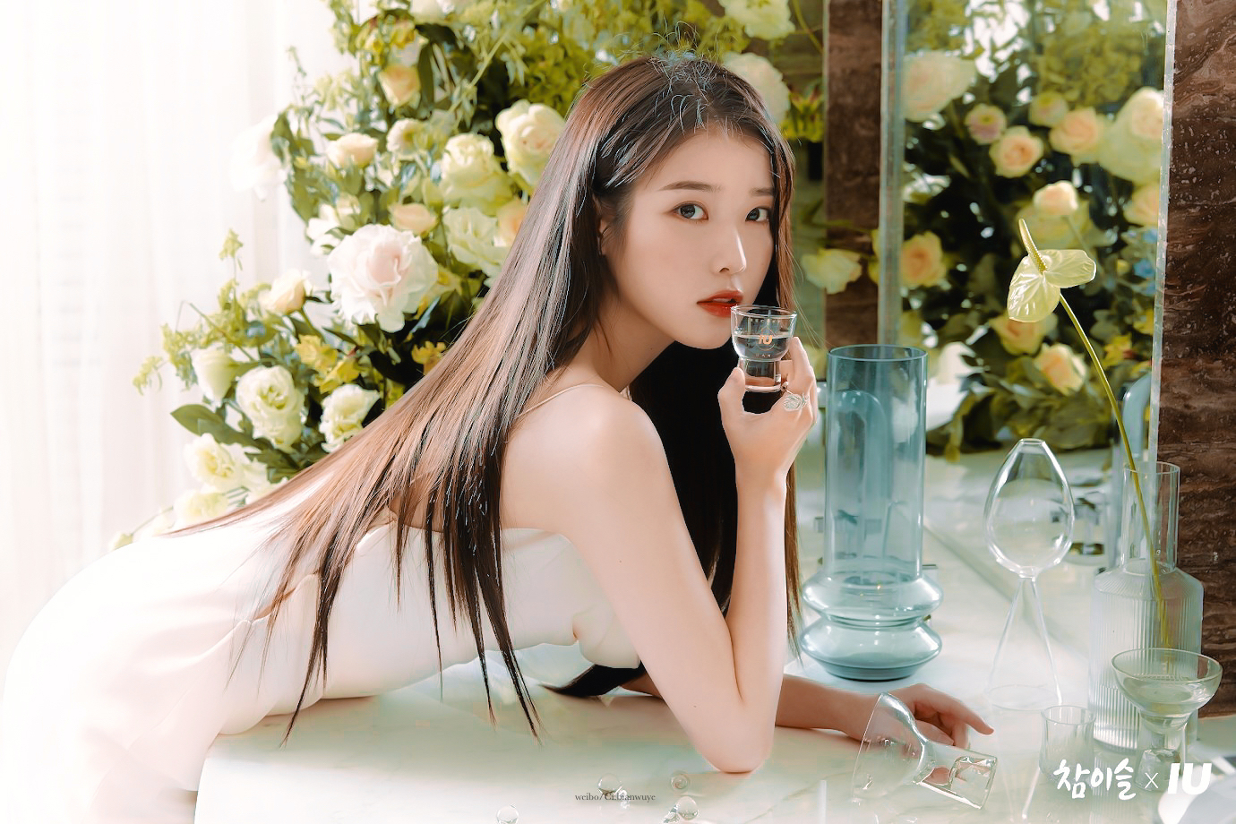IU Iu Lee Ji Eun Long Hair Red Lipstick Asian Women Makeup Looking At Viewer Wallpaper - Resolution:1380x920 - ID:1171207 - wallha.com