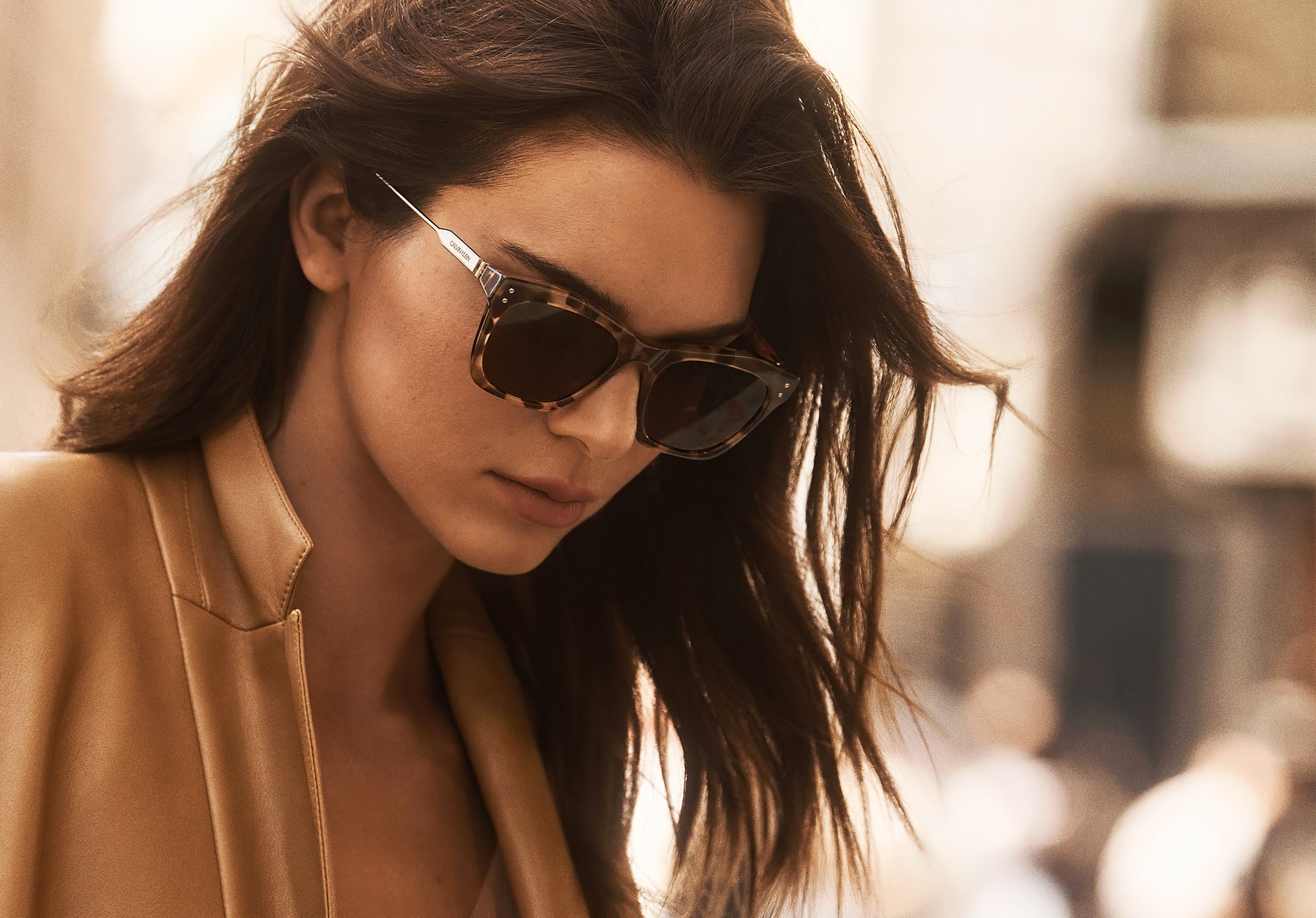 American Brunette Depth Of Field Girl Kendall Jenner Model Sunglasses 2300x1605