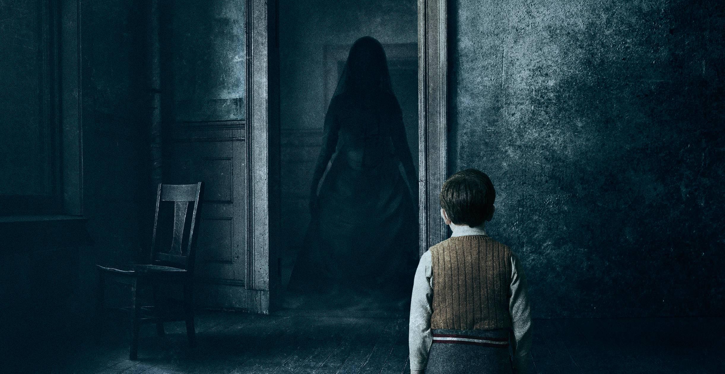 Movie The Woman In Black 2443x1263