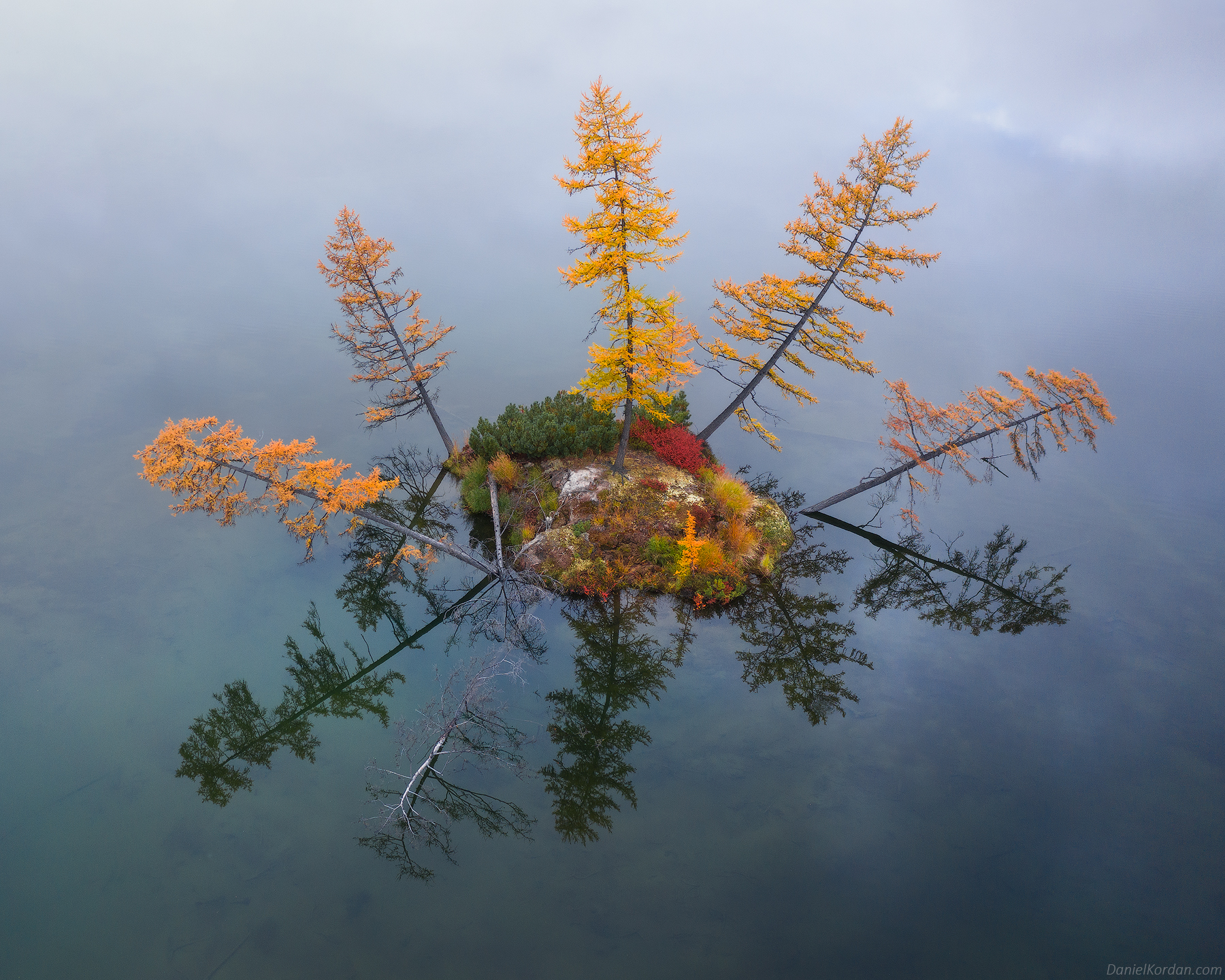 Daniel Kordan Landscape Trees Nature Water Island Reflection Fall Plants Symmetry 1800x1440