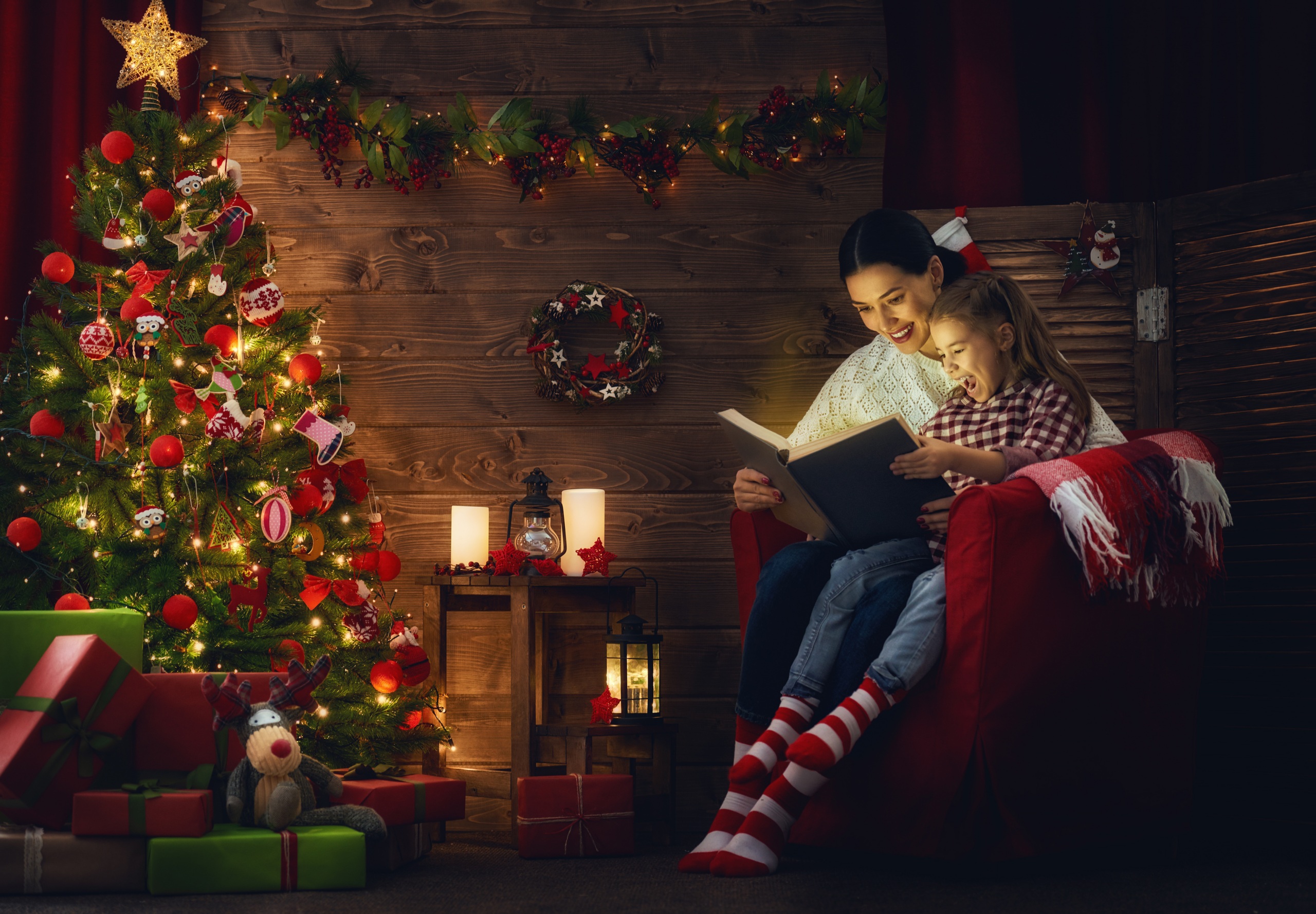 Book Christmas Christmas Lights Christmas Tree Girl Little Girl Woman 2560x1778